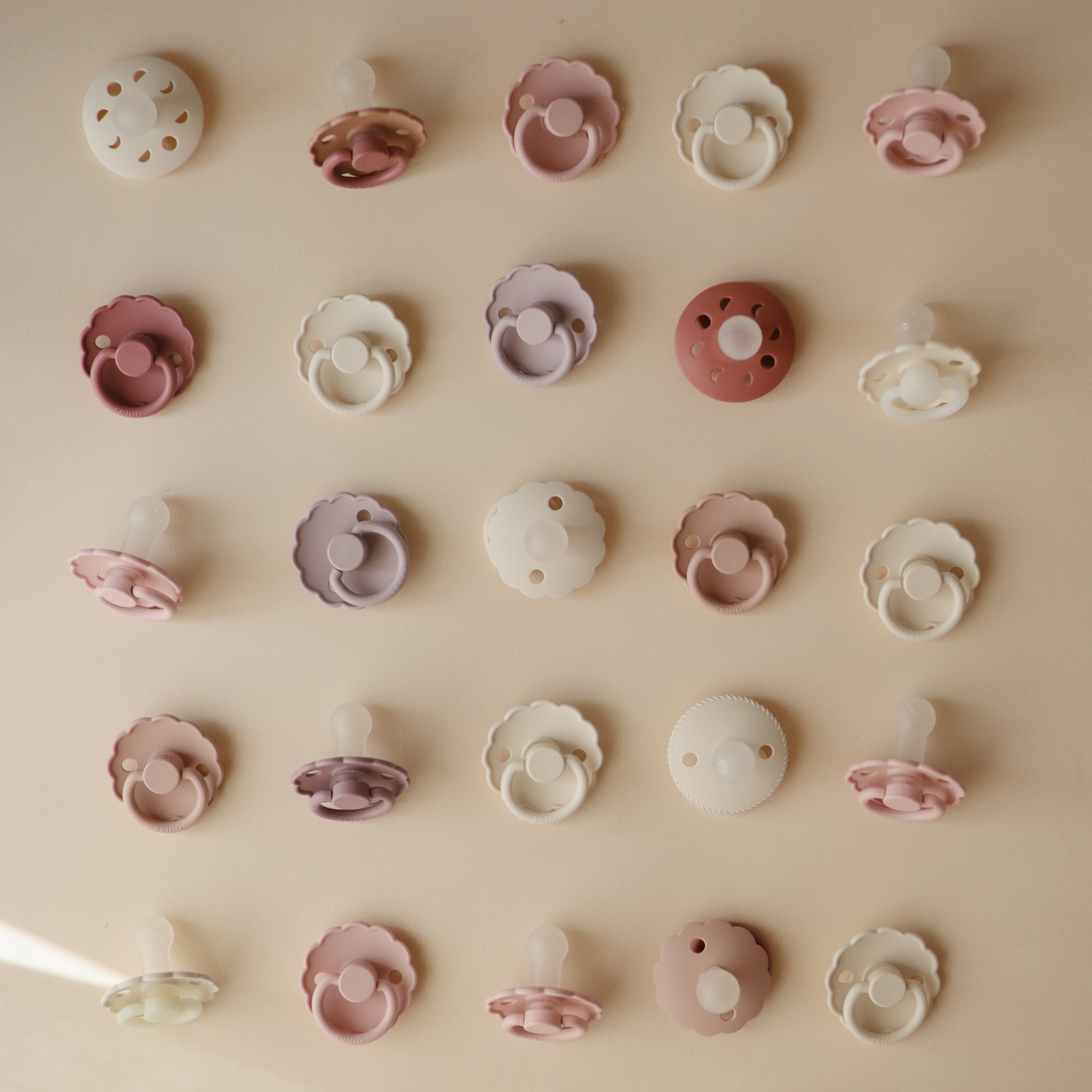 FRIGG Daisy Silicone Pacifier 2-Pack FRIGG PACIFIERS Mushie