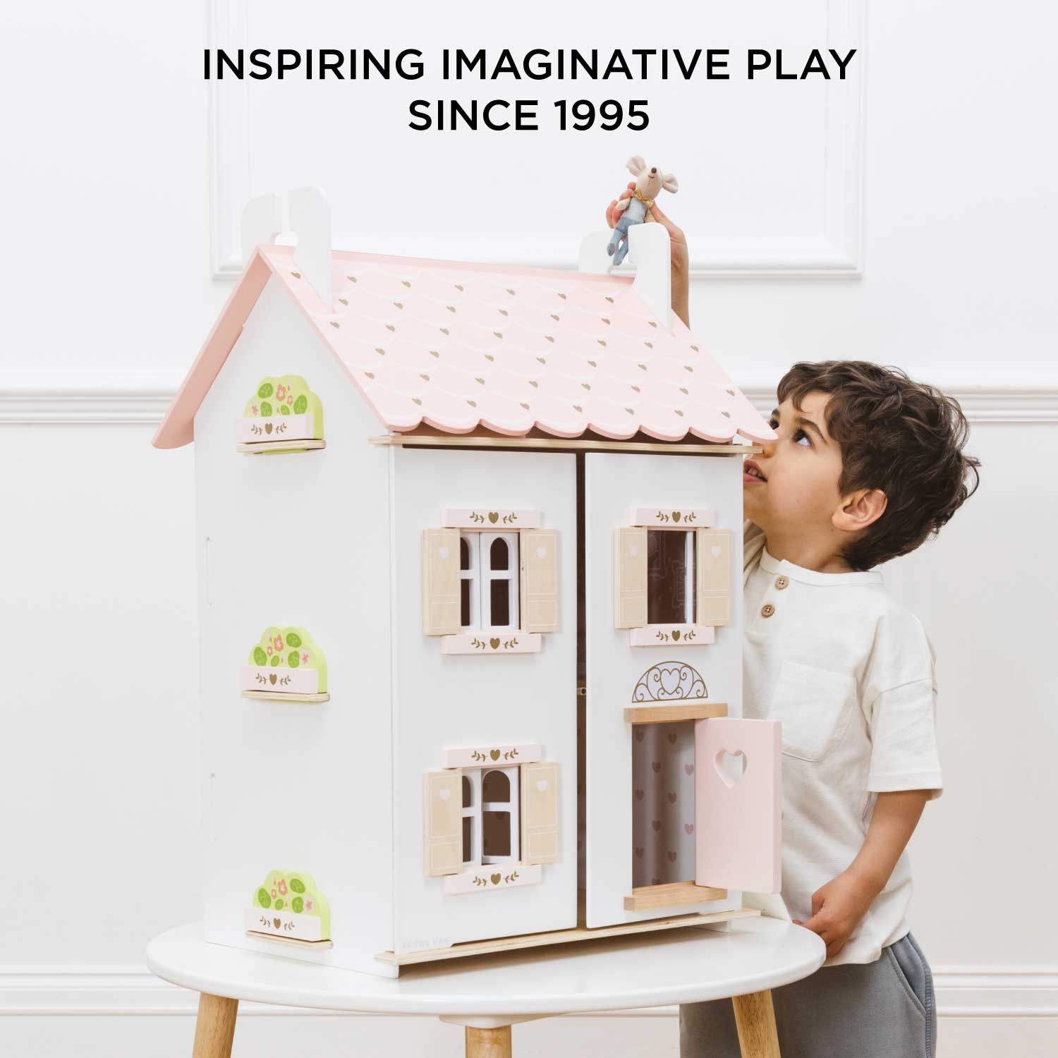 Roseheart Wooden Dolls House, Furniture & Family