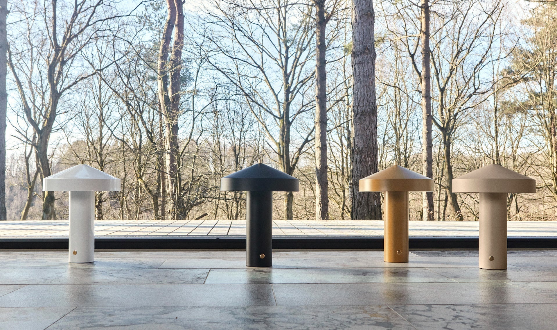 Hatto Table Lamp (EU) in White