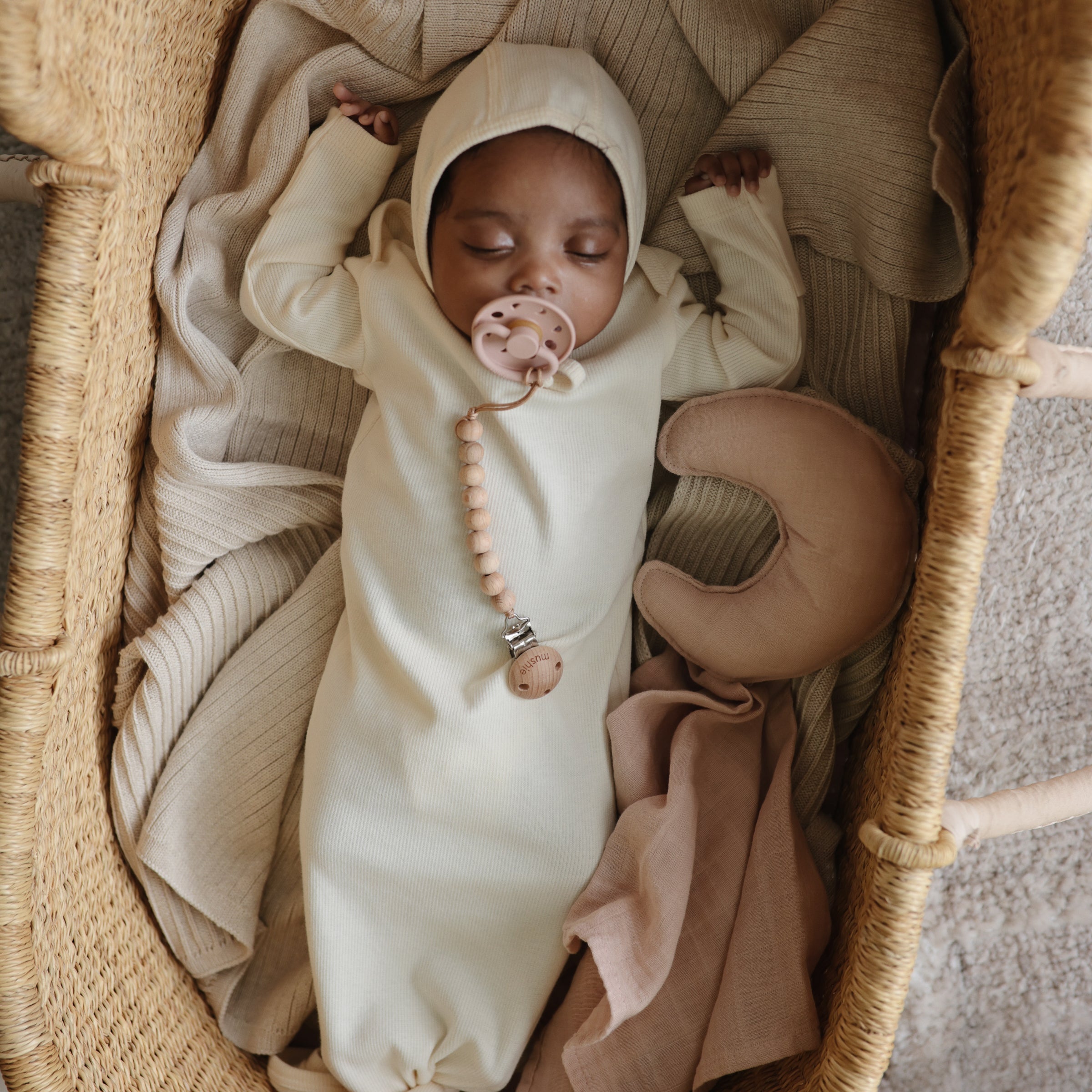 Moon Lovey Blanket blankets Mushie