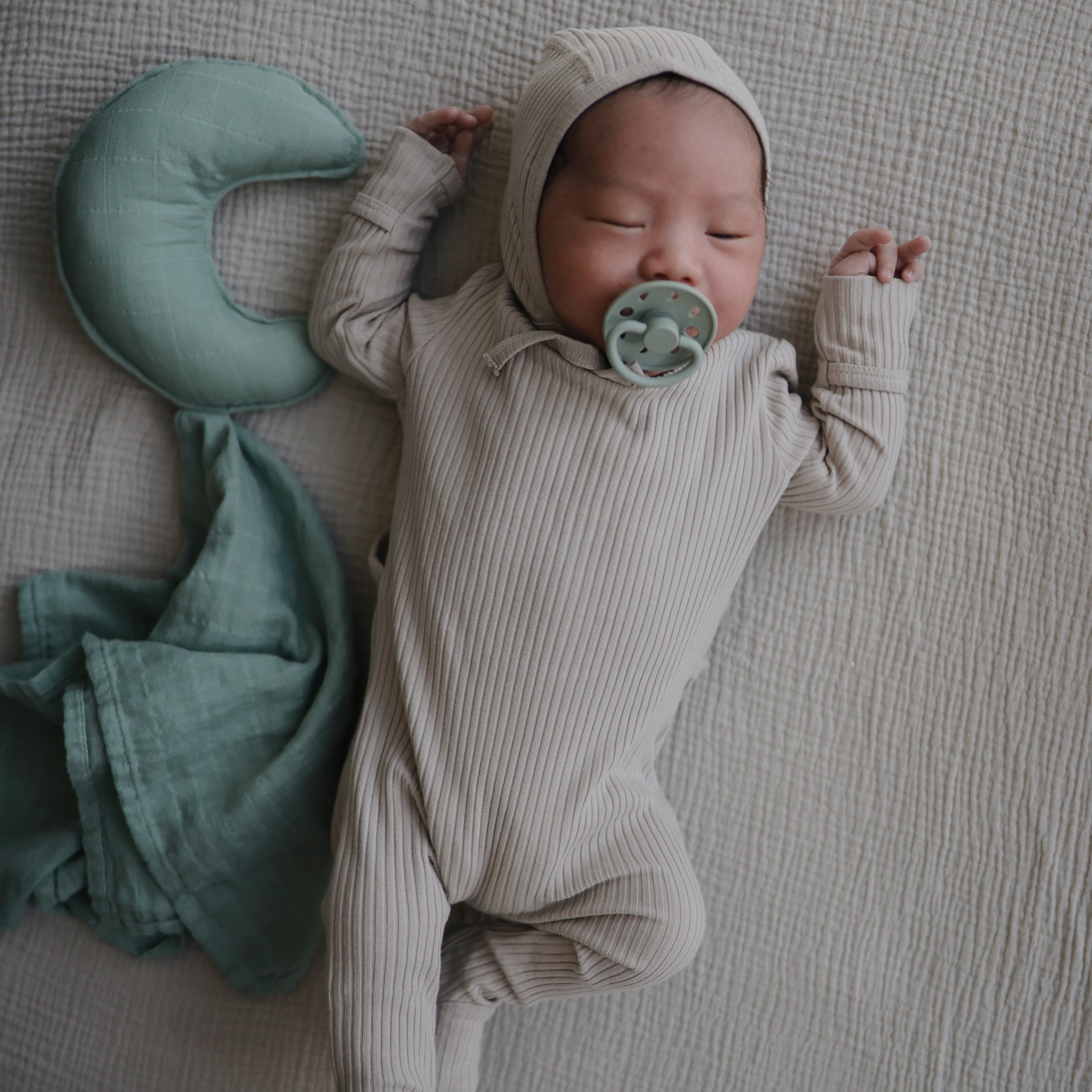 Extra Soft Bassinet Muslin Crib Sheet crib sheets Mushie