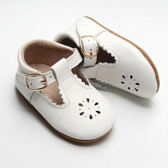 Leather Petal T-Bar | Color 'Cotton White' | Soft Sole  Consciously Baby 2 (3 - 6 months)