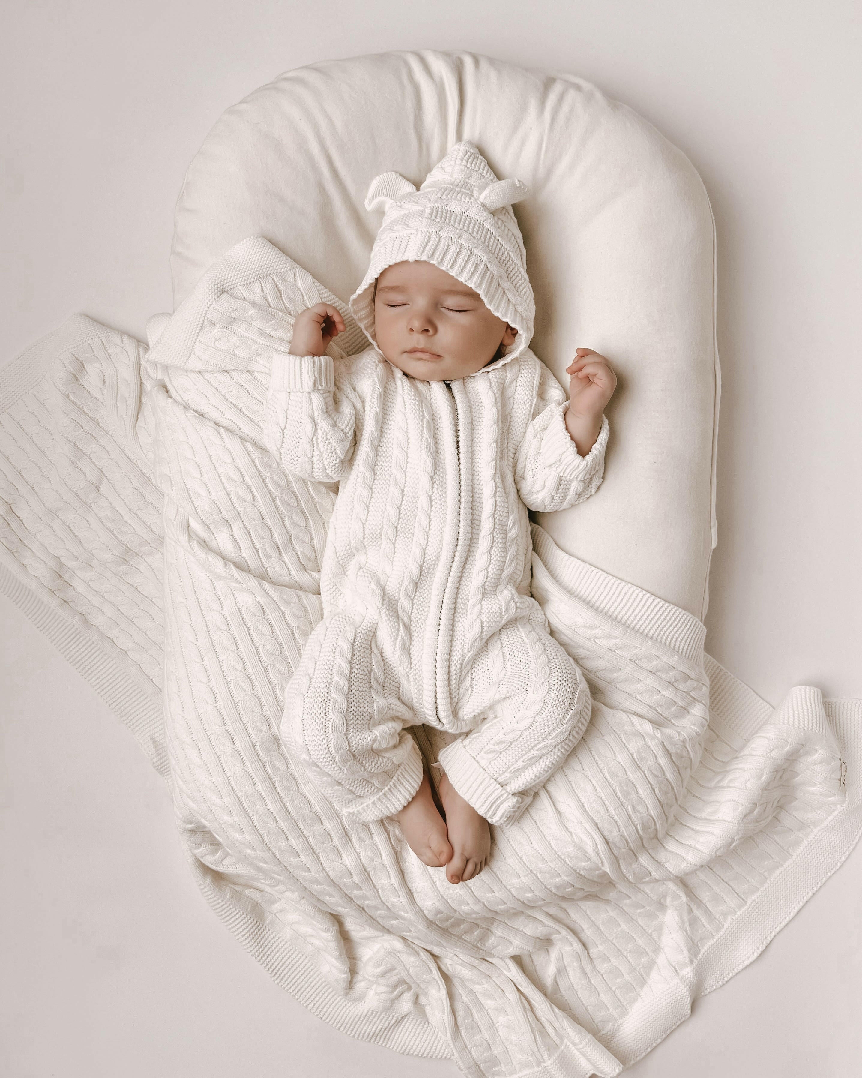 Luna + Luca Cable Knit Baby Blanket - White Luna + Luca
