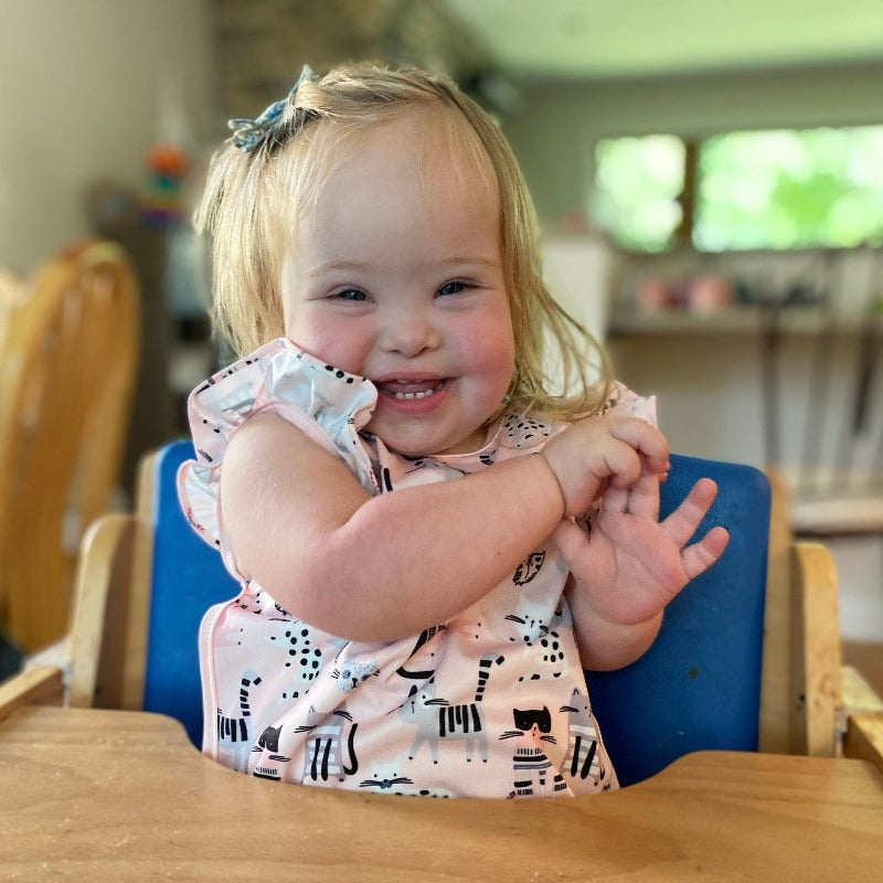 Kitty Flutter Bapron