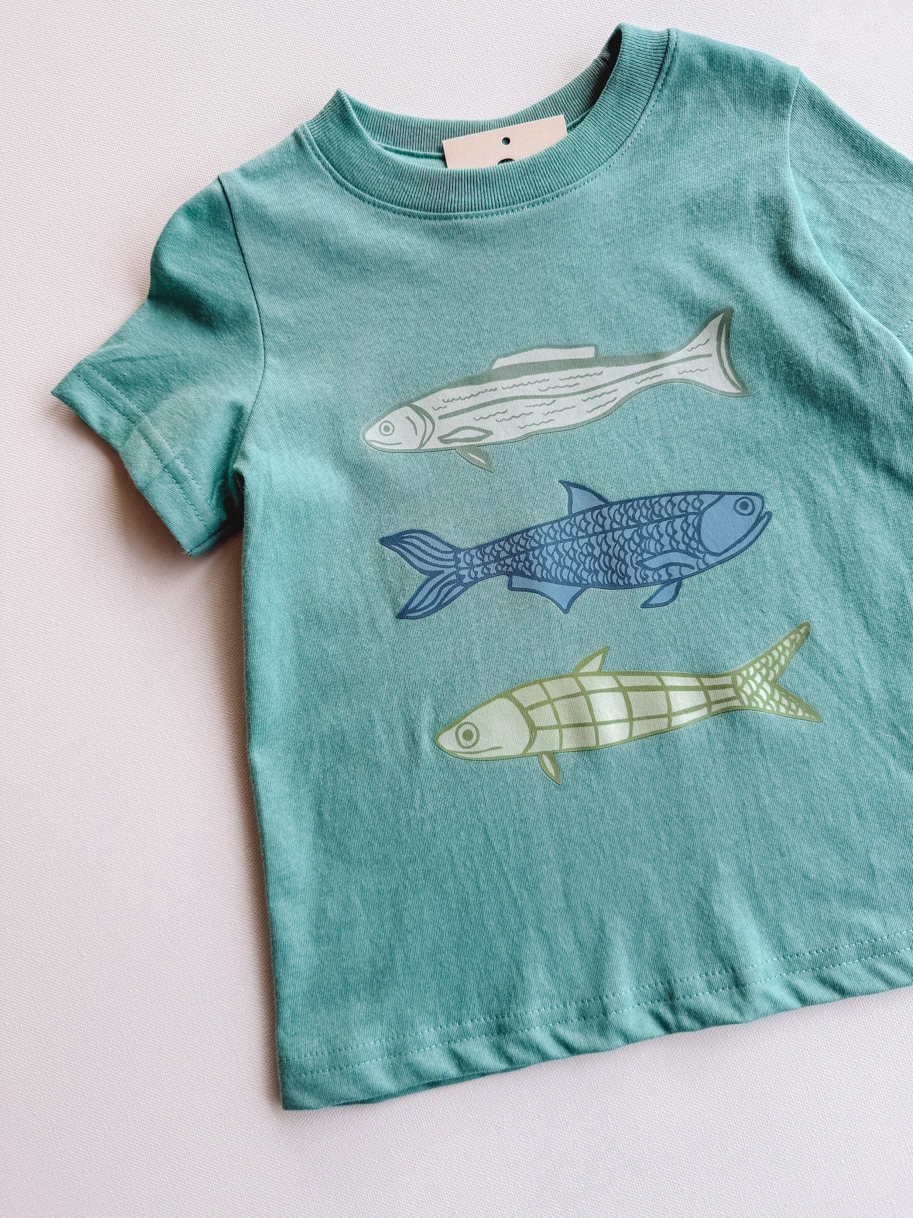 catch + release tee
