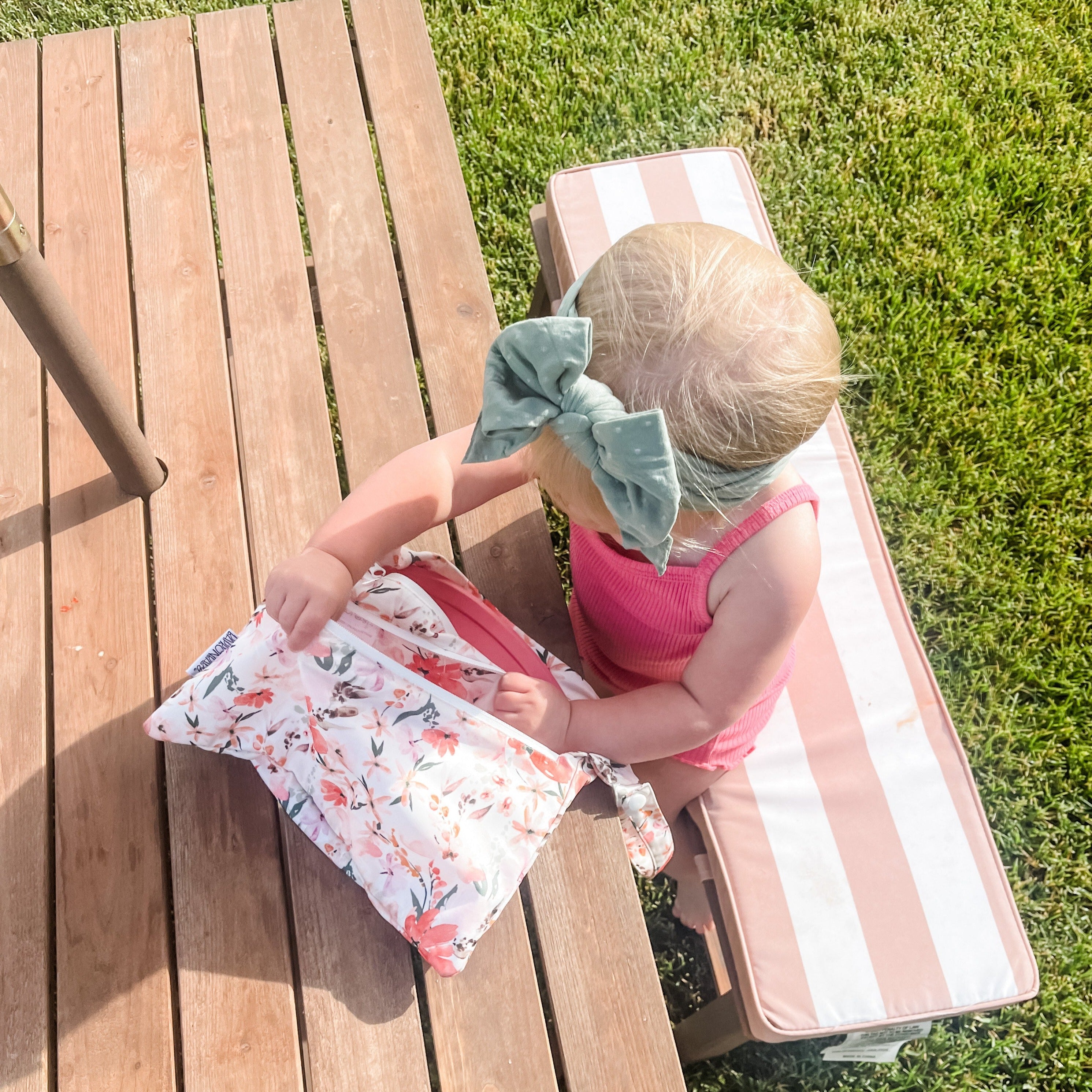 Peachy Dreams - Waterproof Wet Bag (For mealtime, on-the-go, and more!) BapronBaby