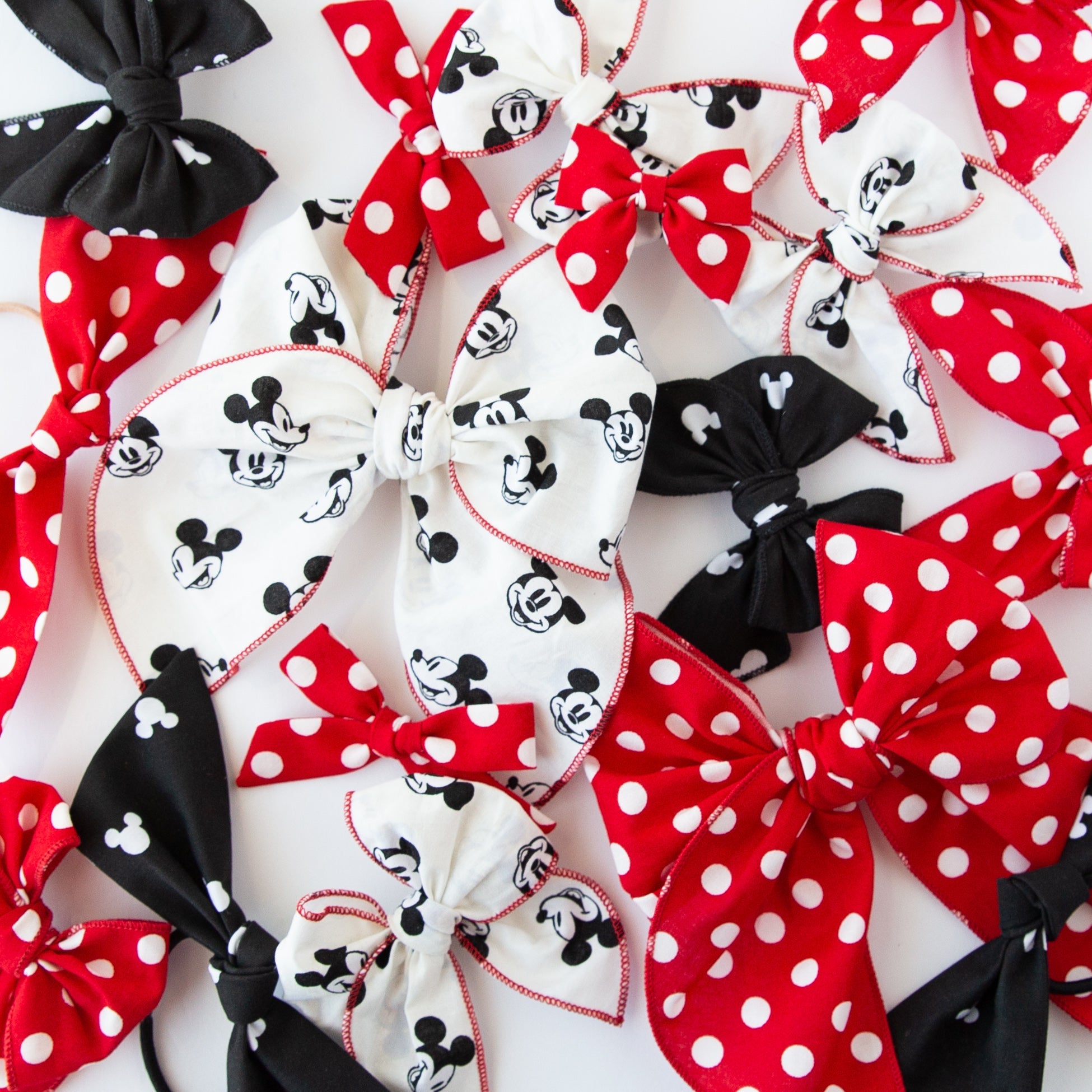 Minnie's Polka Dot | Mini Piggy Bow