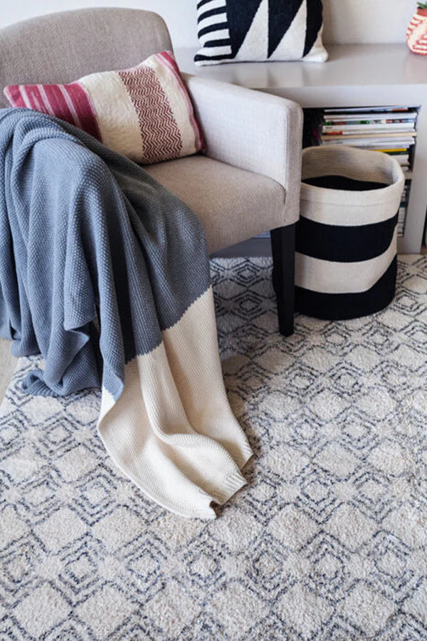 KNITTED BLANKET HONEYBEE NATURAL - GREY Little Wonder & Co