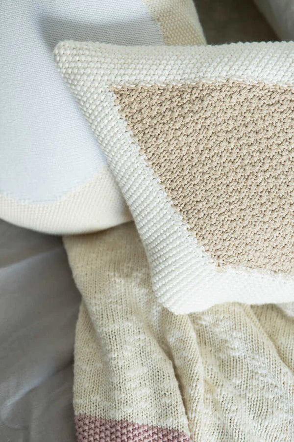 KNITTED CUSHION CANDY IVORY-LINEN Little Wonder & Co