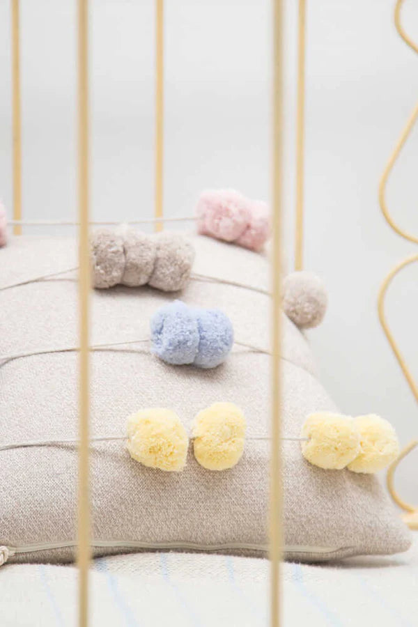 KNITTED CUSHION COUNTING FRAME Lorena Canals