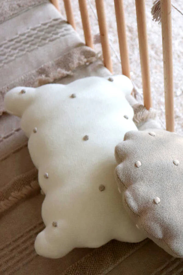 KNITTED CUSHION ROUND BISCUIT DUNE WHITE Little Wonder & Co