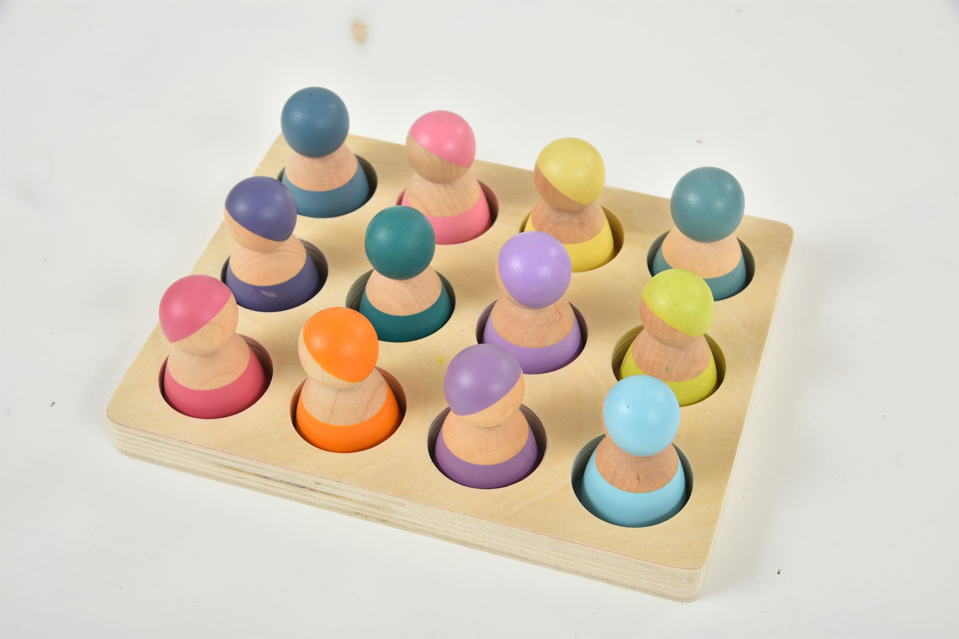 Wooden Rainbow Peg Dolls Figures 12 Piece Set Indoor Avenlur.com
