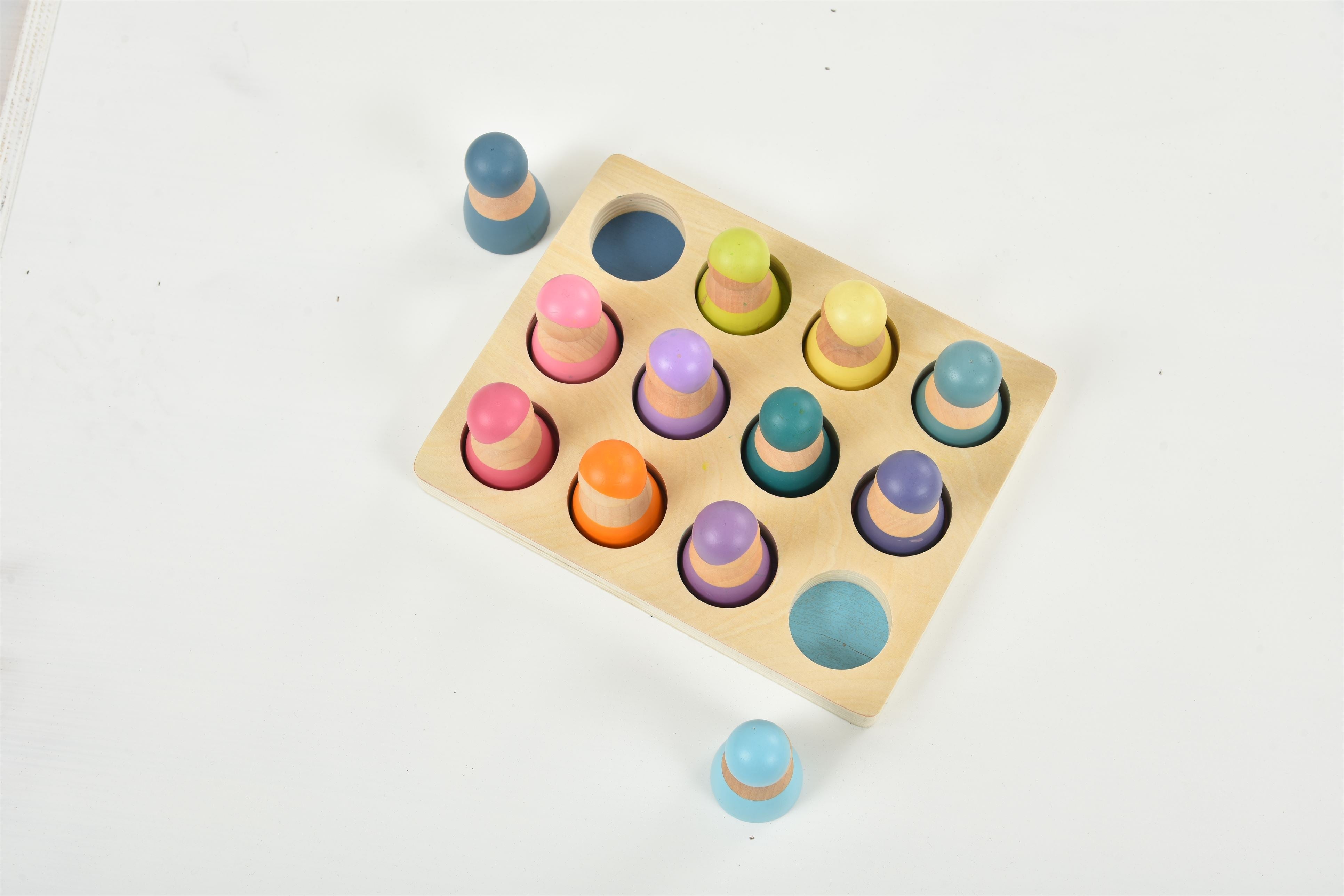 Wooden Rainbow Peg Dolls Figures 12 Piece Set Indoor Avenlur.com