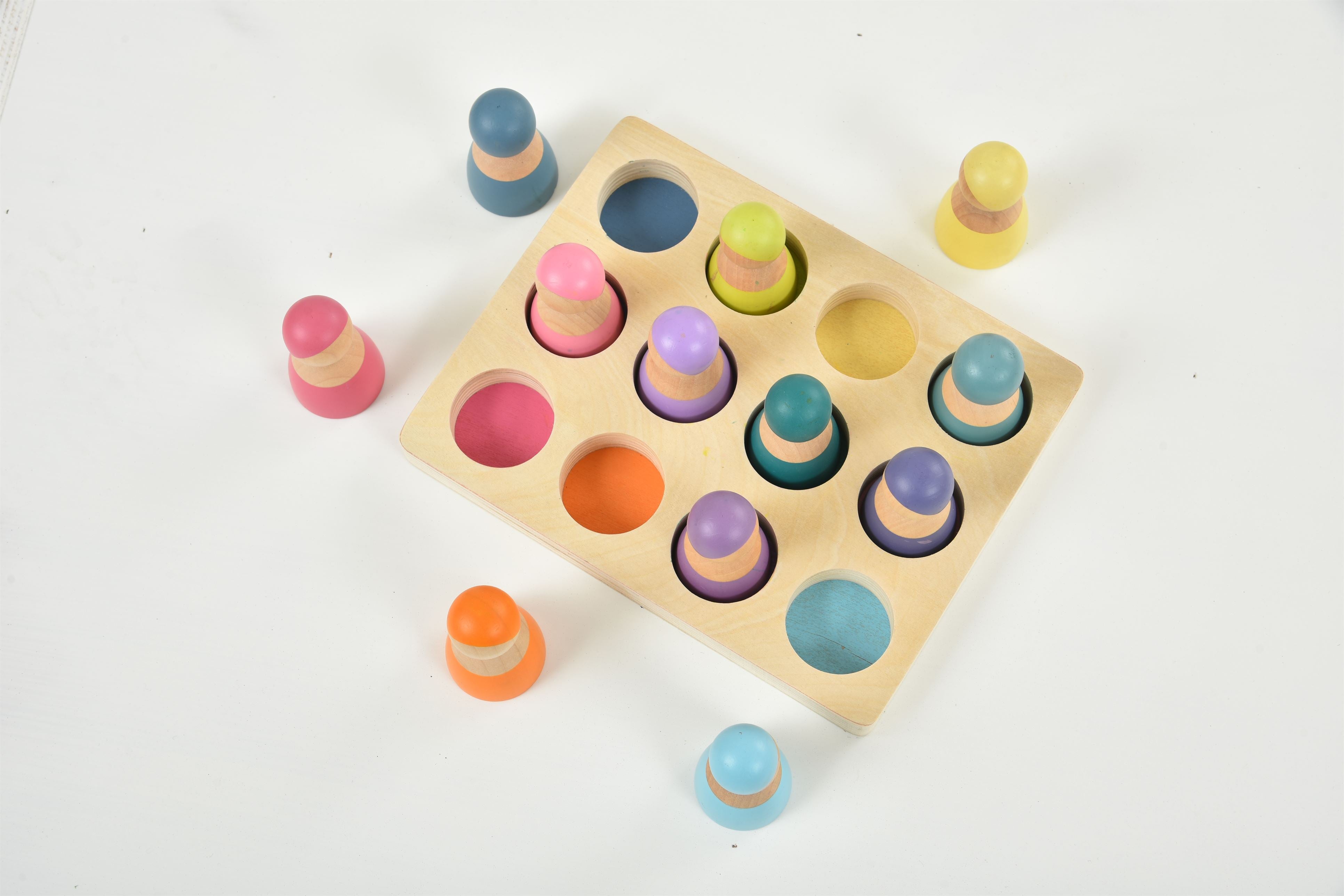 Wooden Rainbow Peg Dolls Figures 12 Piece Set Indoor Avenlur.com