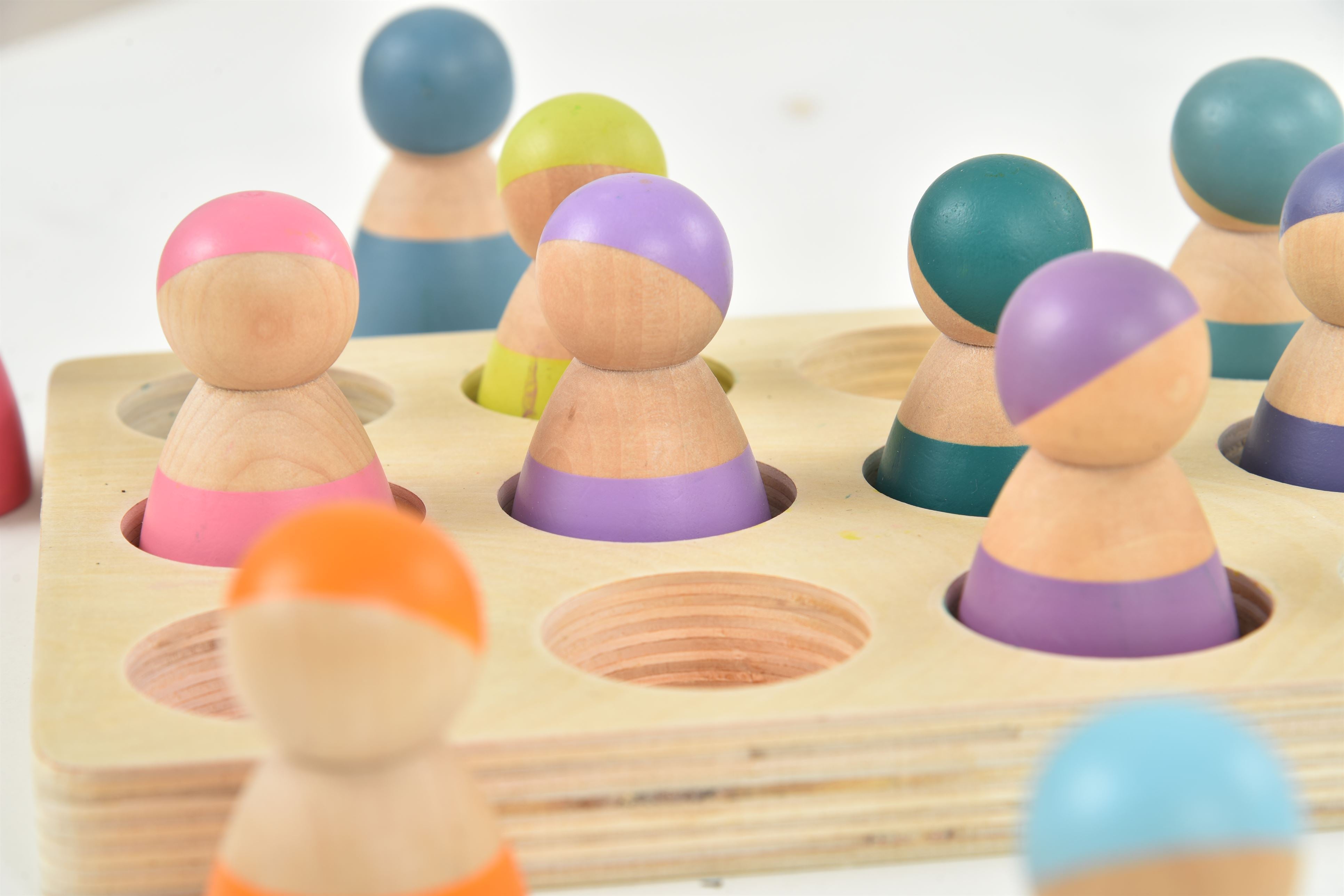Wooden Rainbow Peg Dolls Figures 12 Piece Set Indoor Avenlur.com