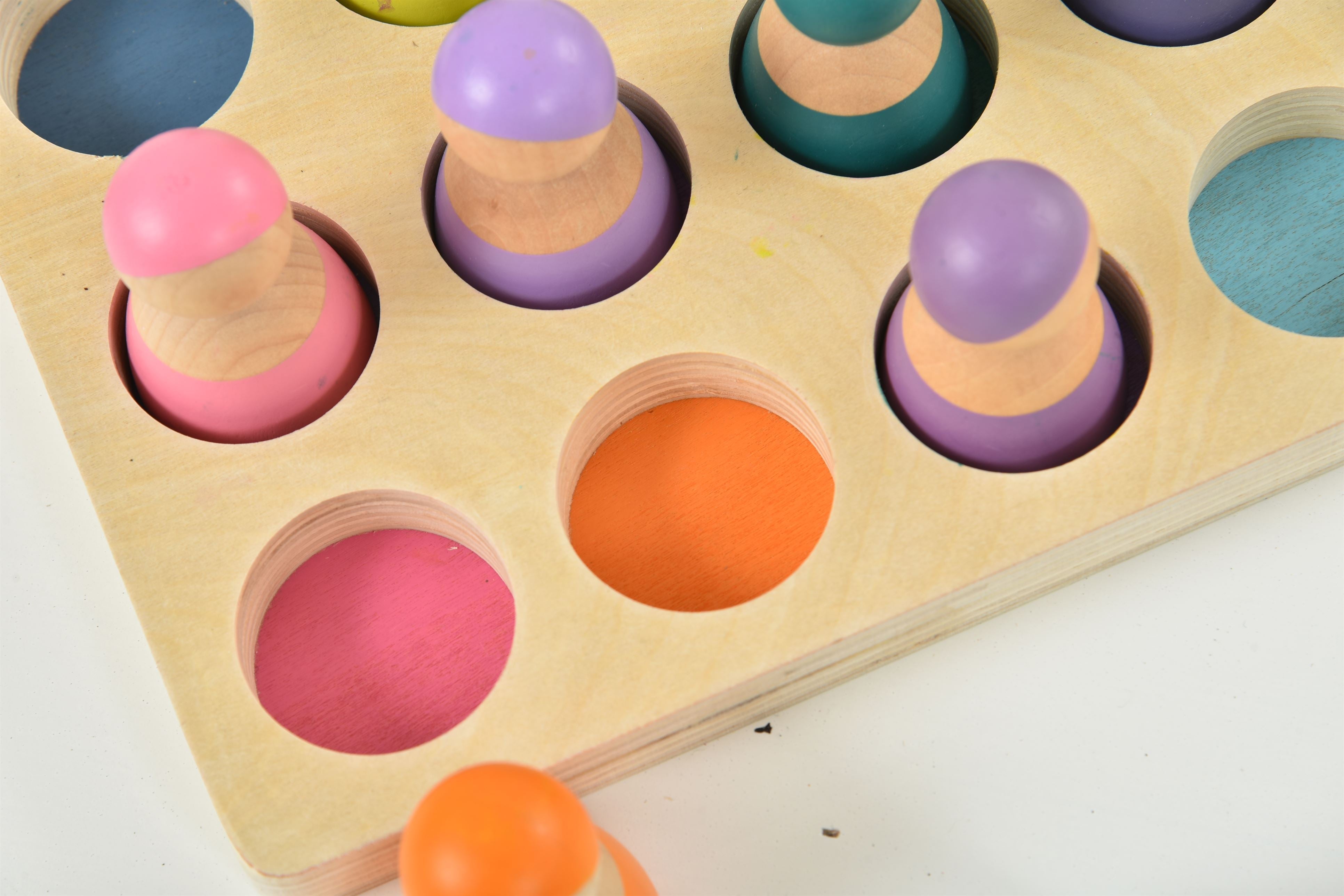 Wooden Rainbow Peg Dolls Figures 12 Piece Set Indoor Avenlur.com