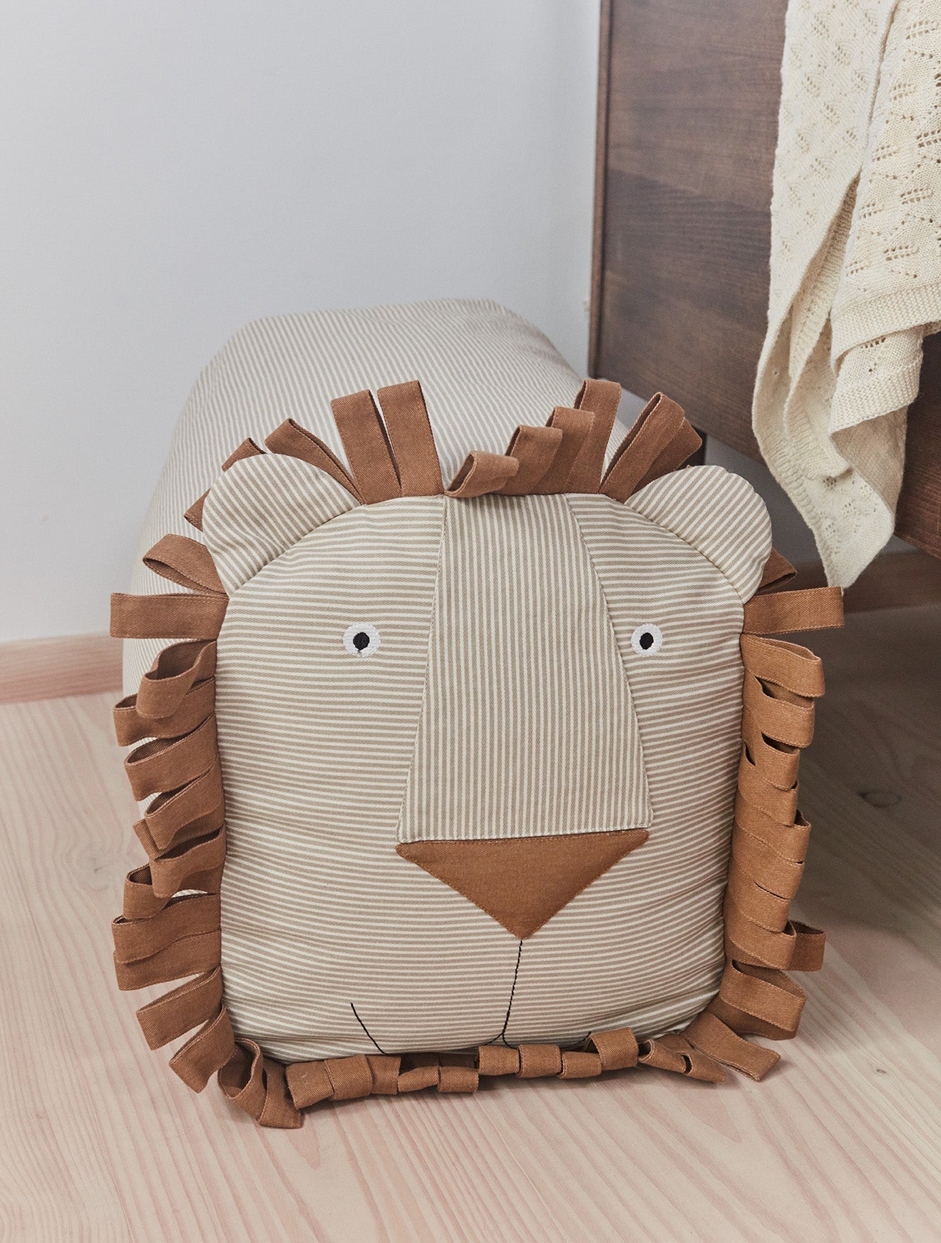 Lobo Lion BeanBag
