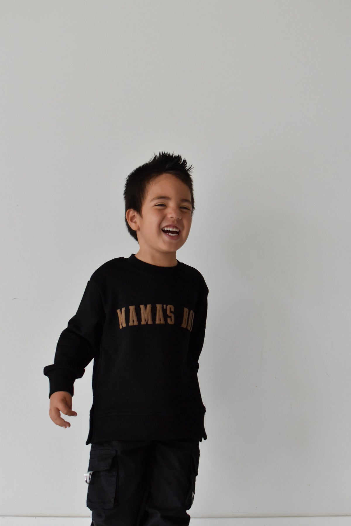 MAMAS BOY CREWNECK - BLACK
