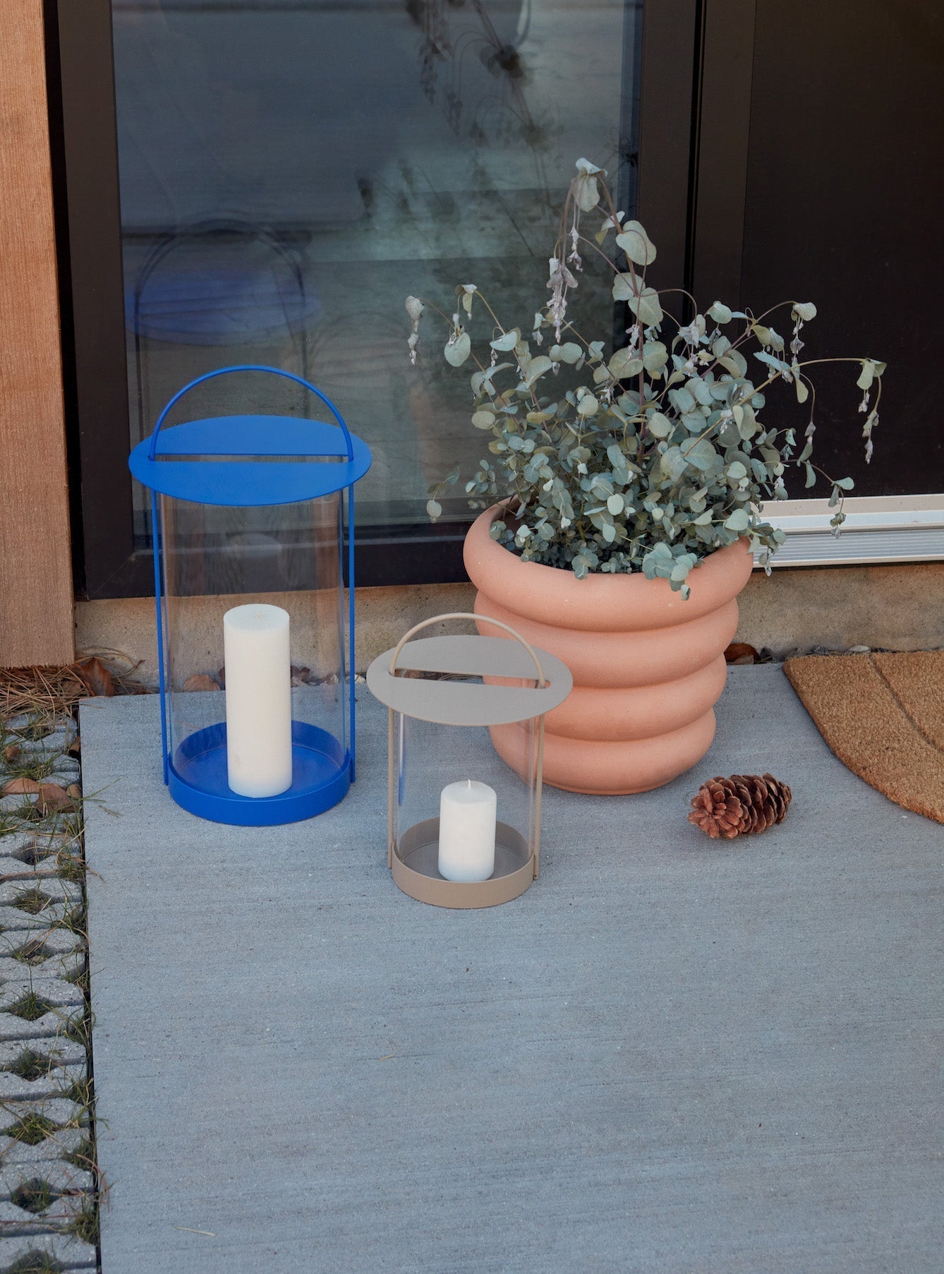 Maki Lantern - Large in Optic Blue