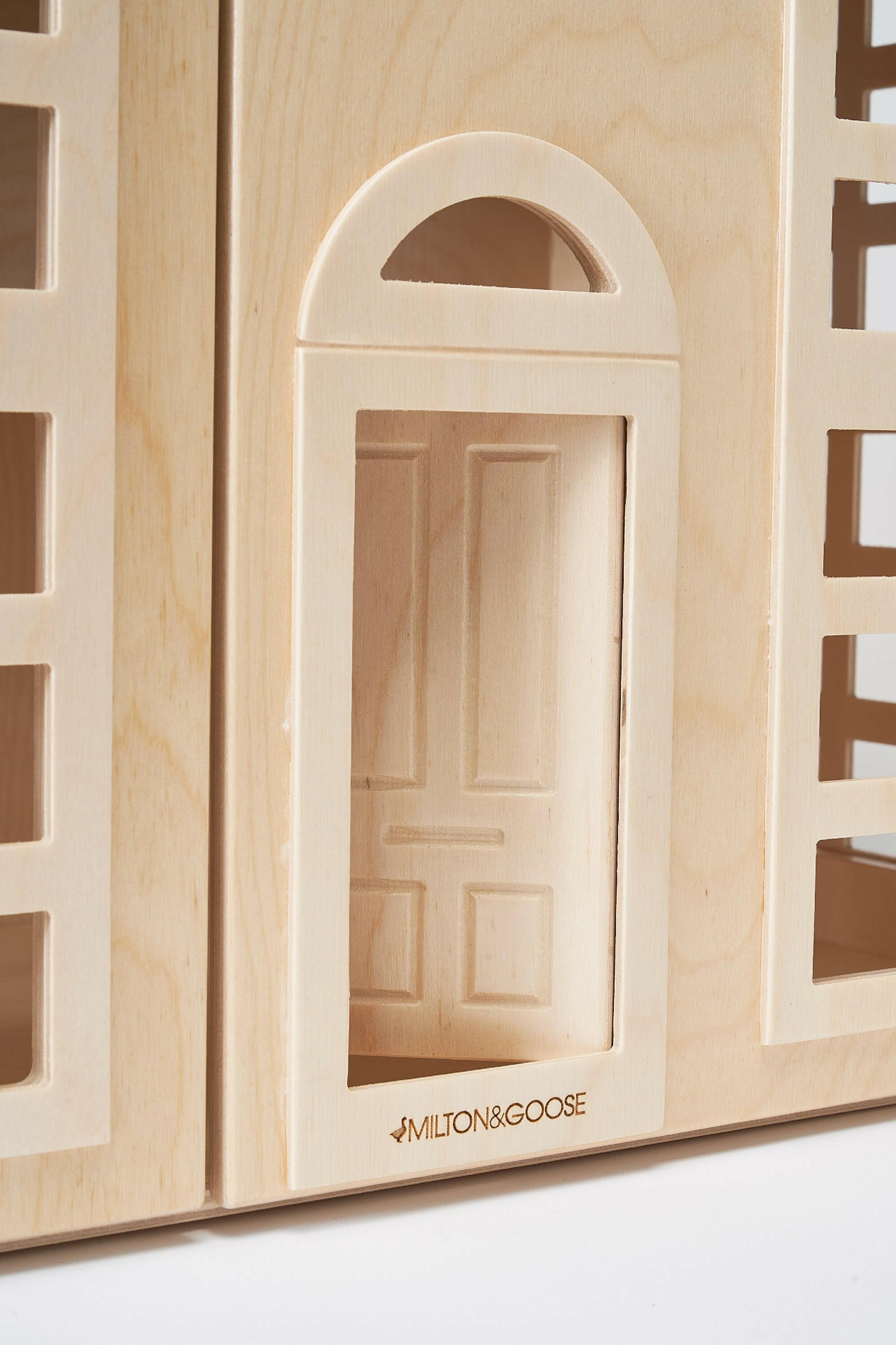 Hudson Dollhouse Dollhouse Milton & Goose