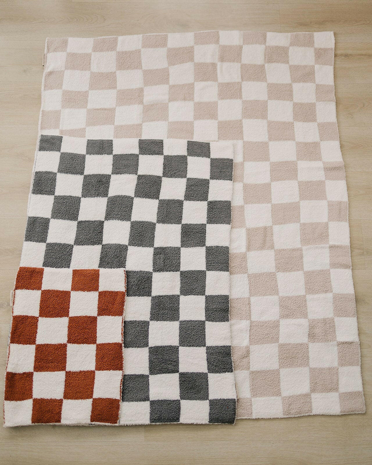 Charcoal Checkered Plush Blanket  Mebie Baby
