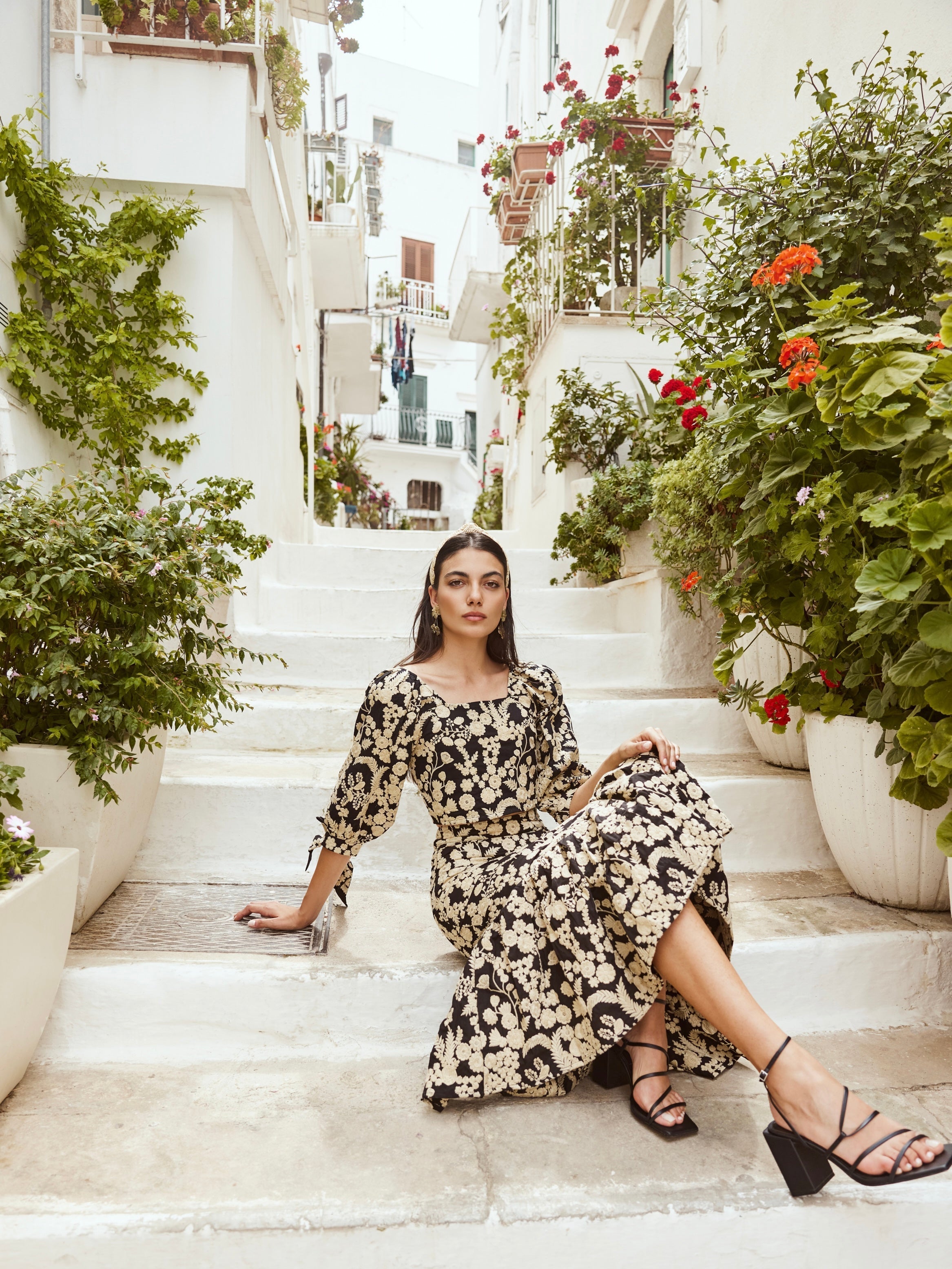 Doris Embroidered Puff Sleeve Top - Midnight/Cream Floral Embroidery