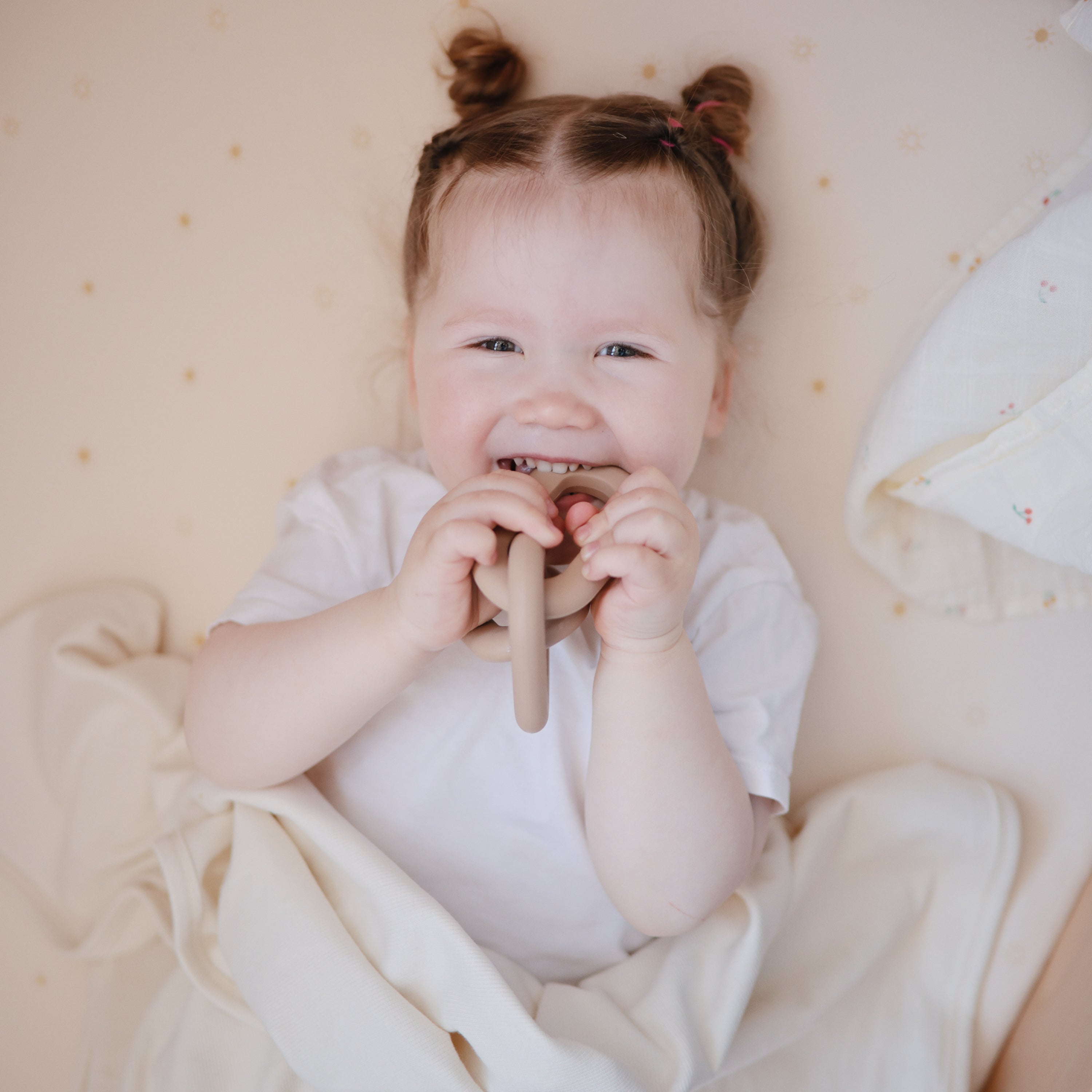 Links Teether teether Mushie