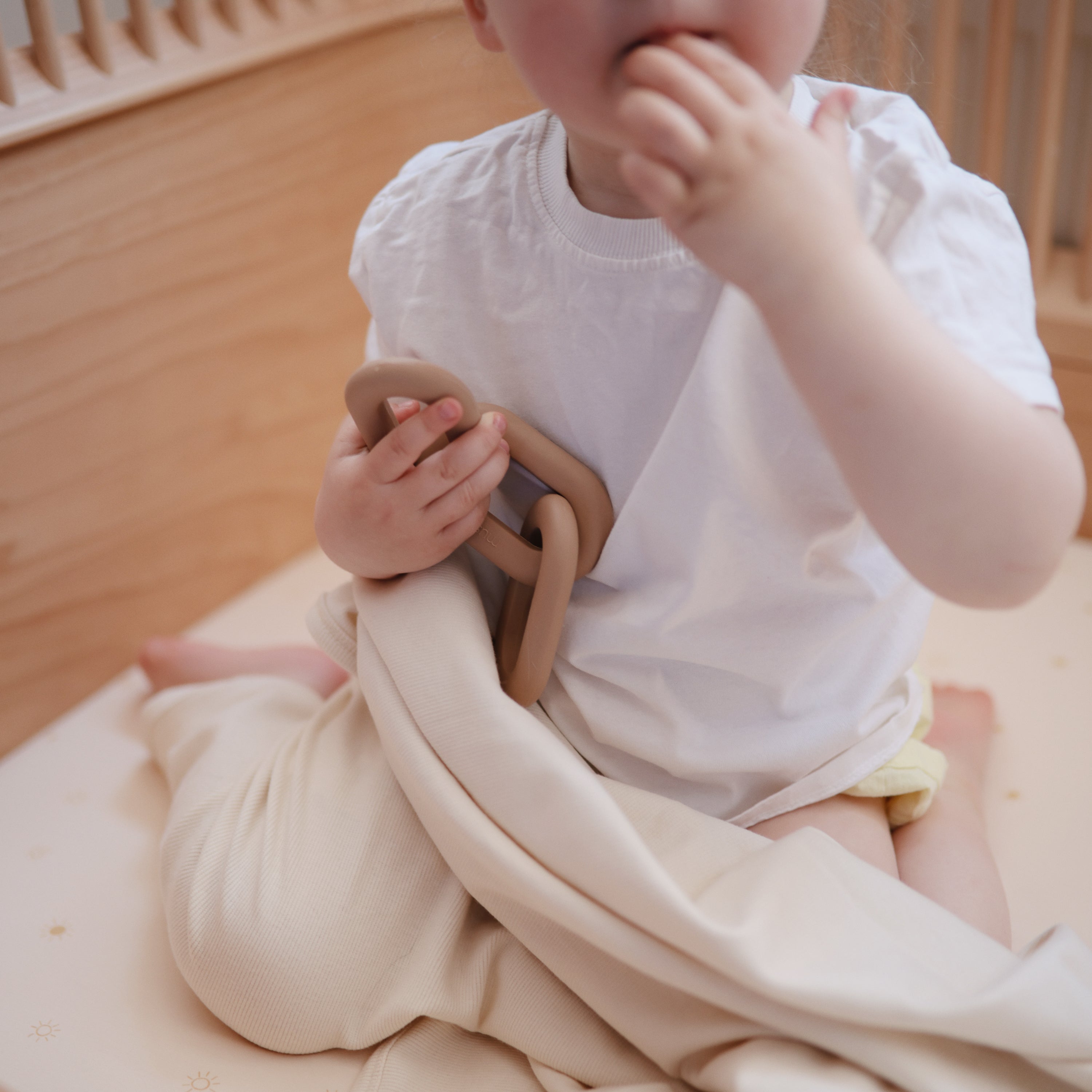 Links Teether teether Mushie