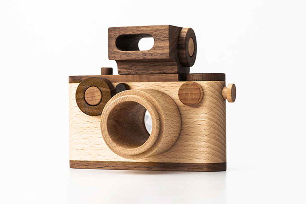 No.2 Vintage Wooden Toy Flash