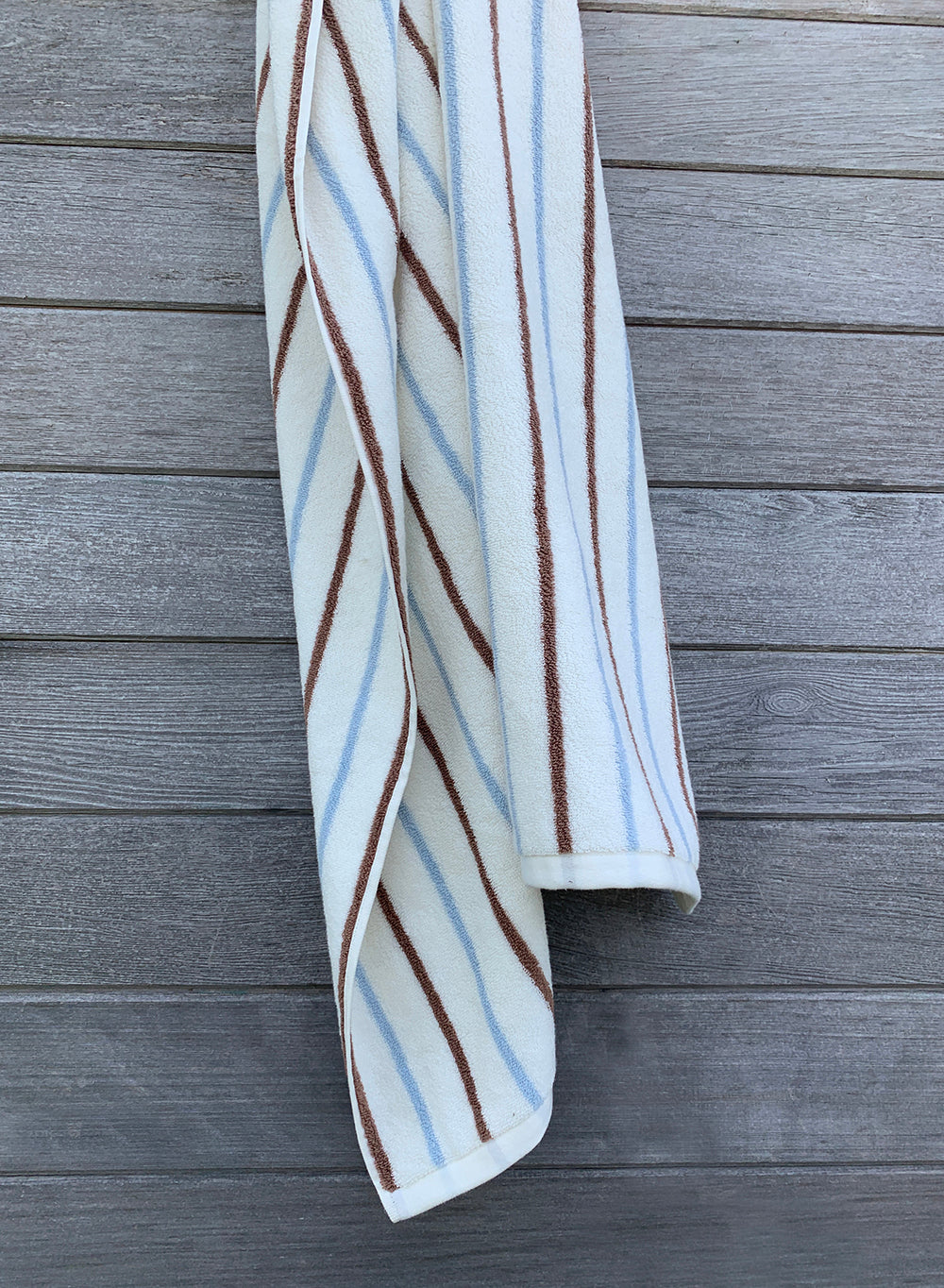 Raita Towel - Medium - Caramel / Ice Blue