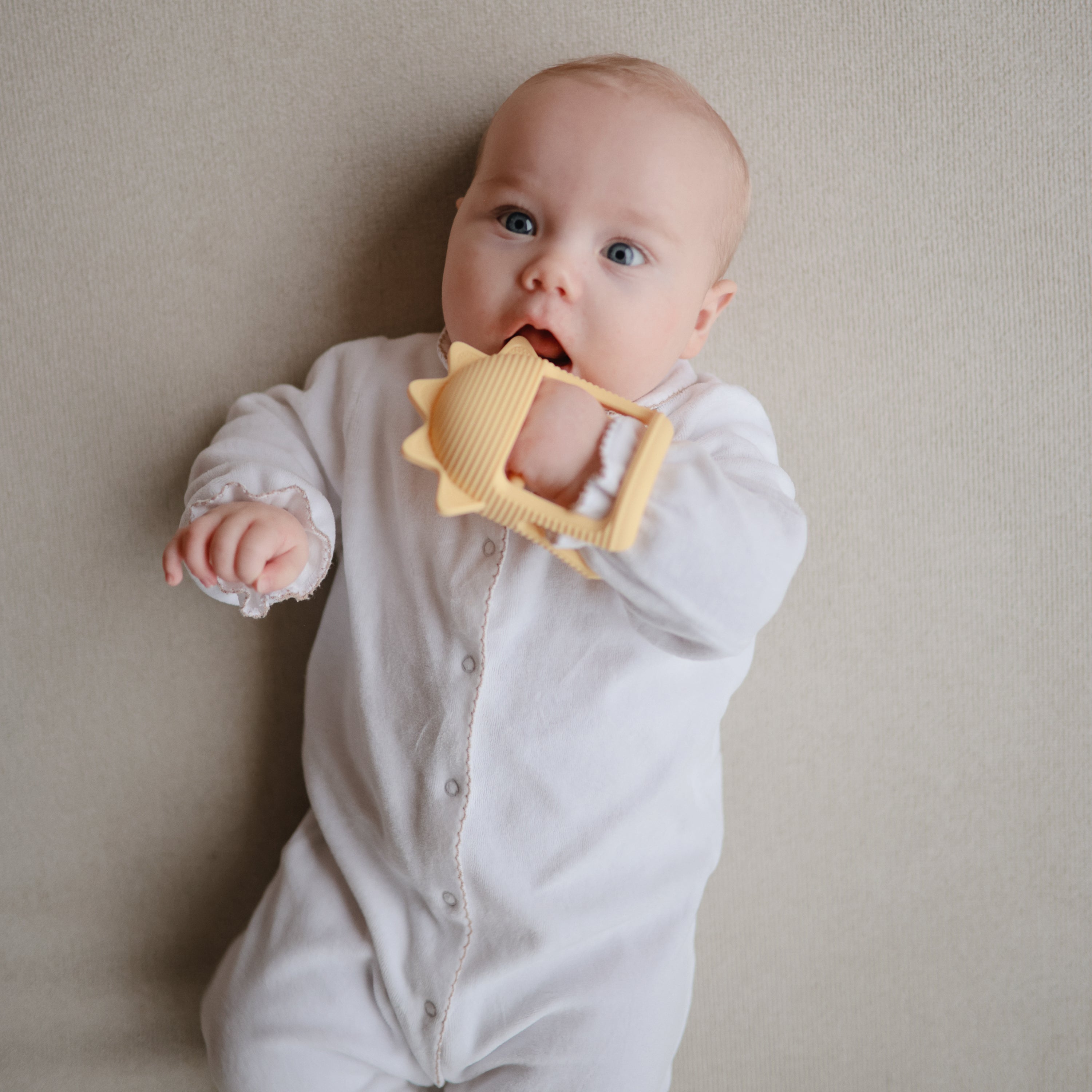No-Drop Sun Teether (Sunshine) teether Mushie