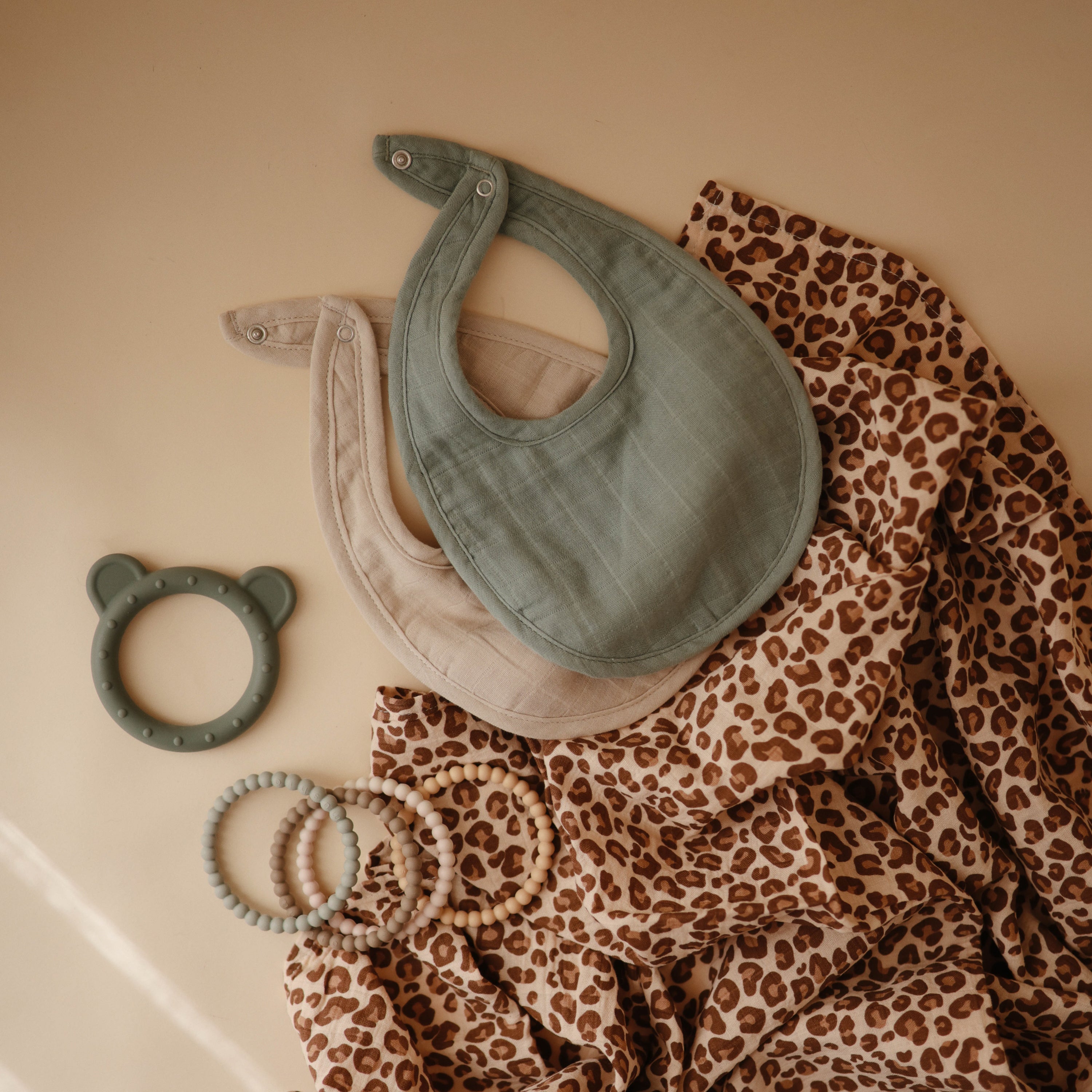 Muslin Bib 2-Pack Muslin Bib Mushie