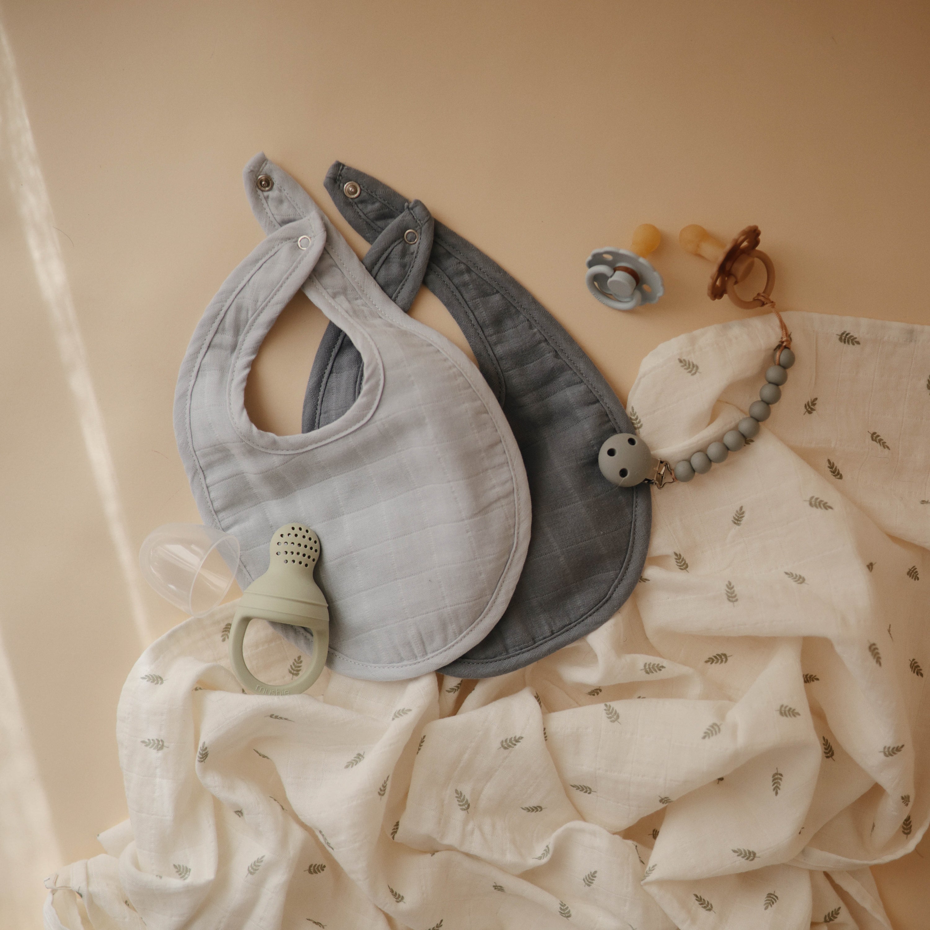 Muslin Bib 2-Pack Muslin Bib Mushie