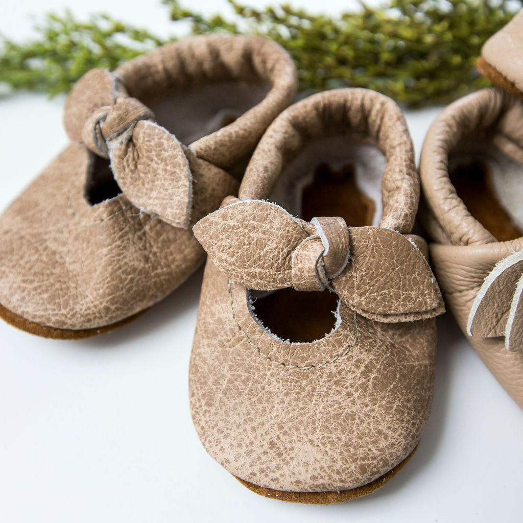 Latte & Flax BELLA JANES Shoes Baby and Toddler Baby Shoes Starry Knight Design Latte (Left) 00 ( tiny) 3.65"