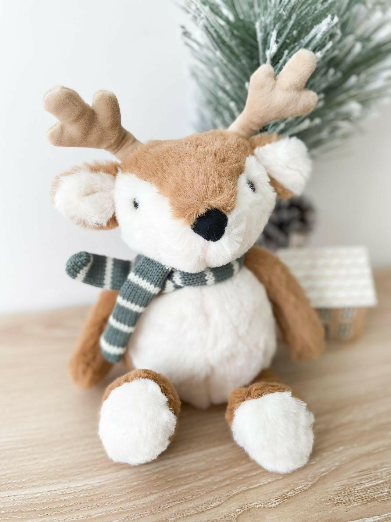Dakota Deer WINTERY PLUSH TOYS MON AMI