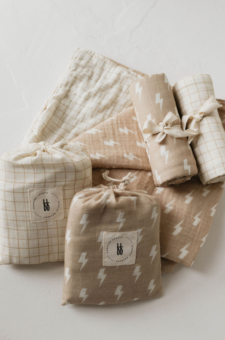 Muslin Quilt | Tan and Cream Lightning Bolt & Golden Grid