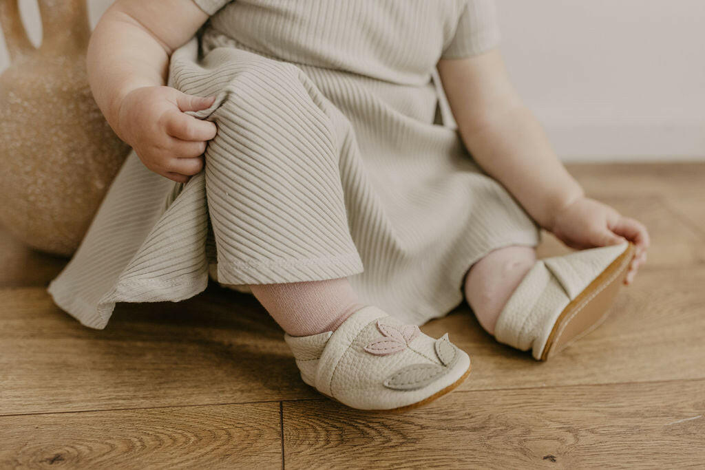 Tulip on Milk Leather Shoes Moccs Baby and Toddler Baby Shoes Starry Knight Design