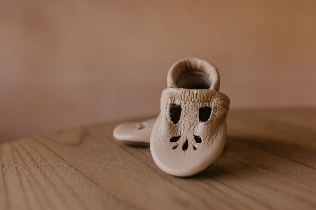 Flax LOTUS T-strap Shoes Baby and Toddler Baby Shoes Starry Knight Design