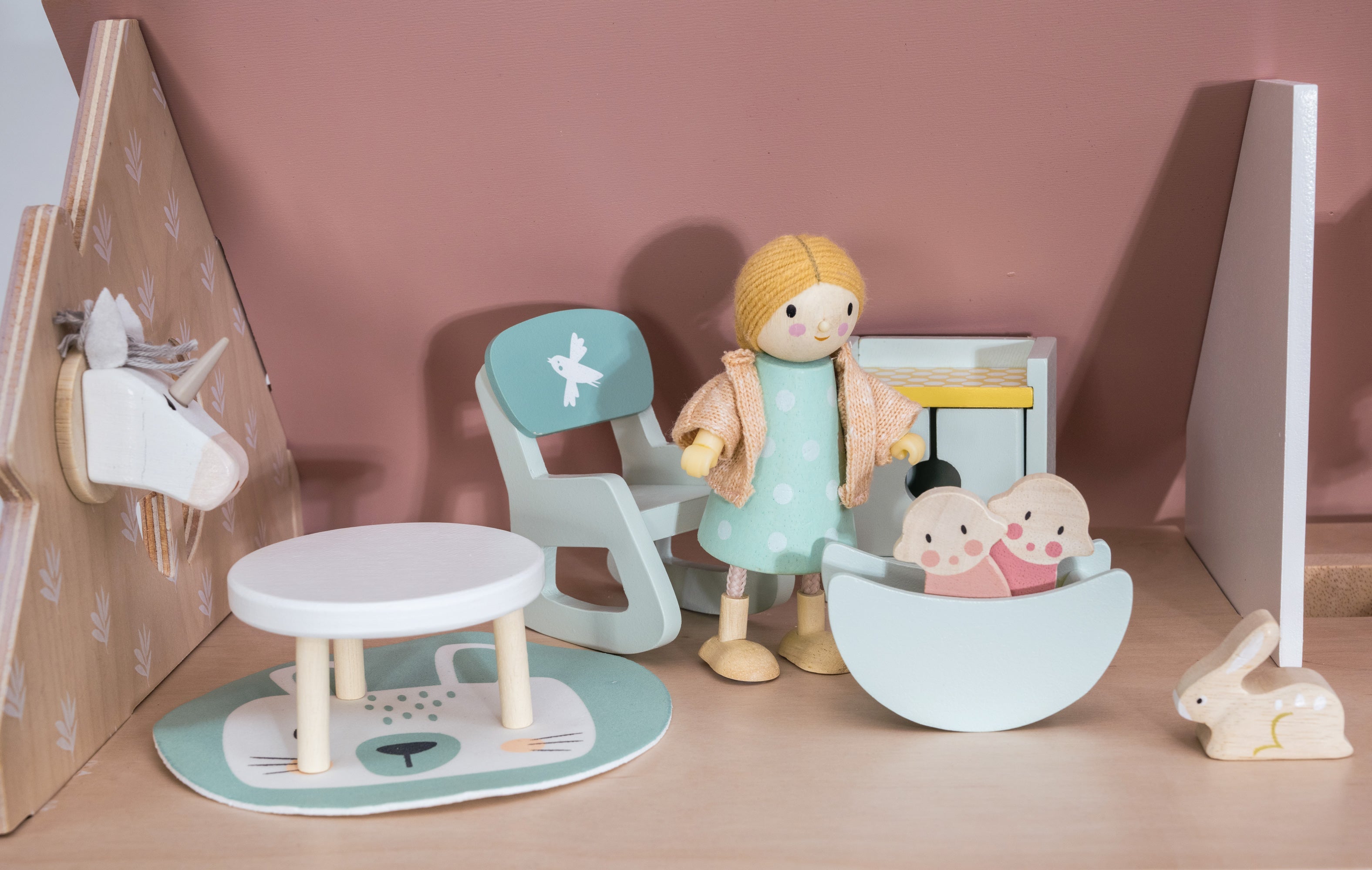 Dolls House Childrens Room Furniture