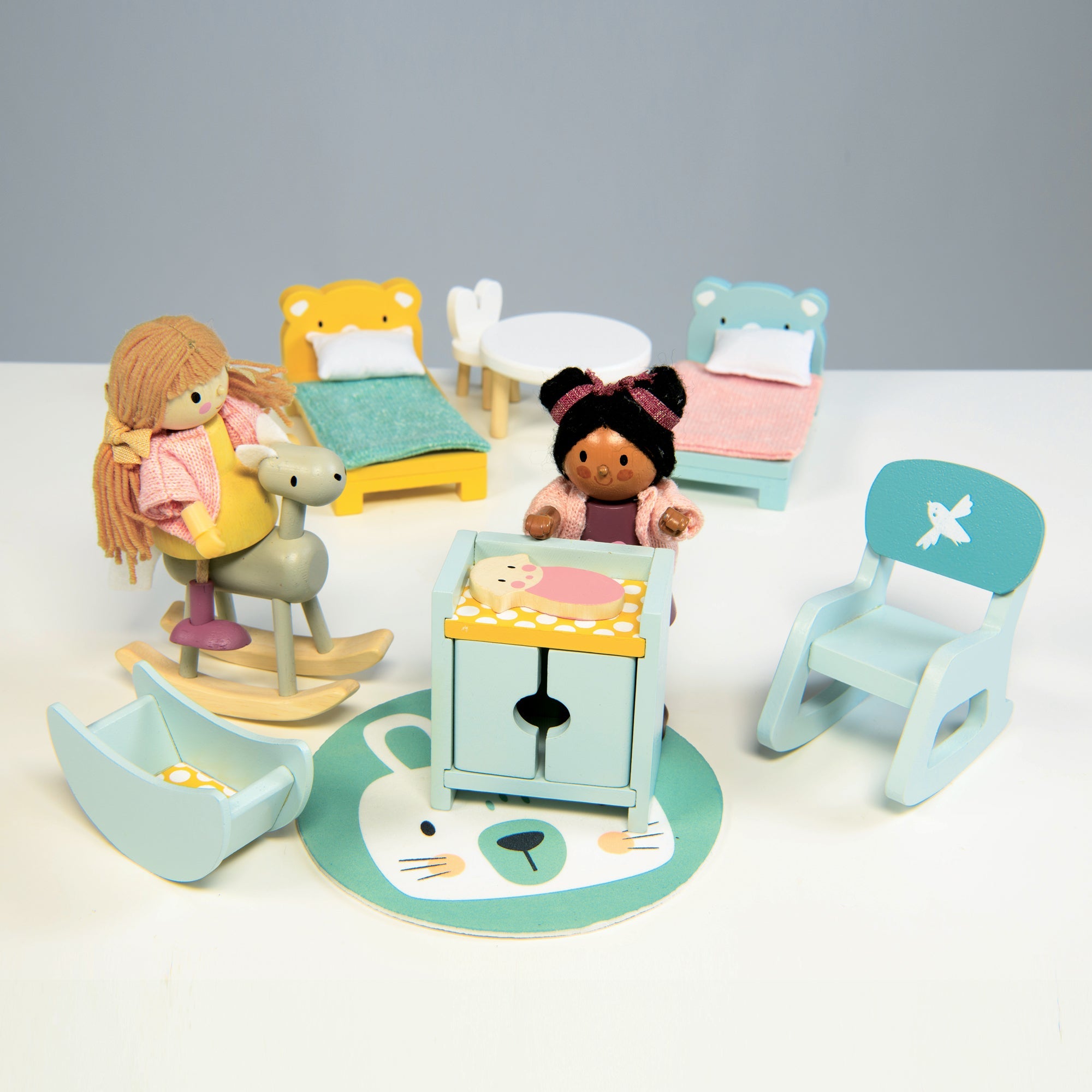 Dolls House Childrens Room Furniture