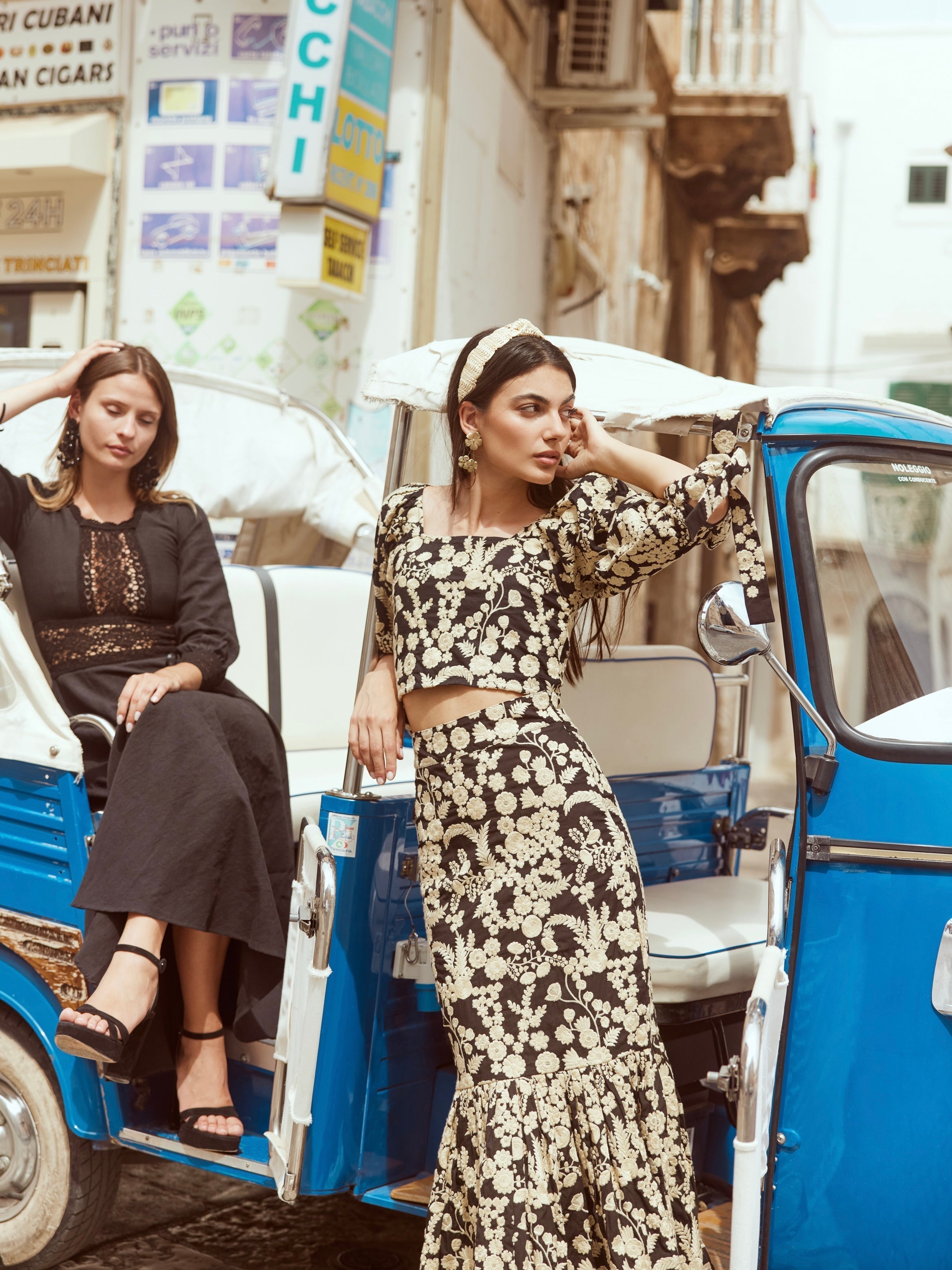 Doris Embroidered Puff Sleeve Top - Midnight/Cream Floral Embroidery