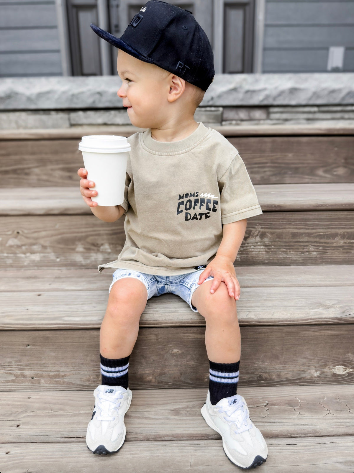 MOMS COFFEE DATE ACID WASH TEE
