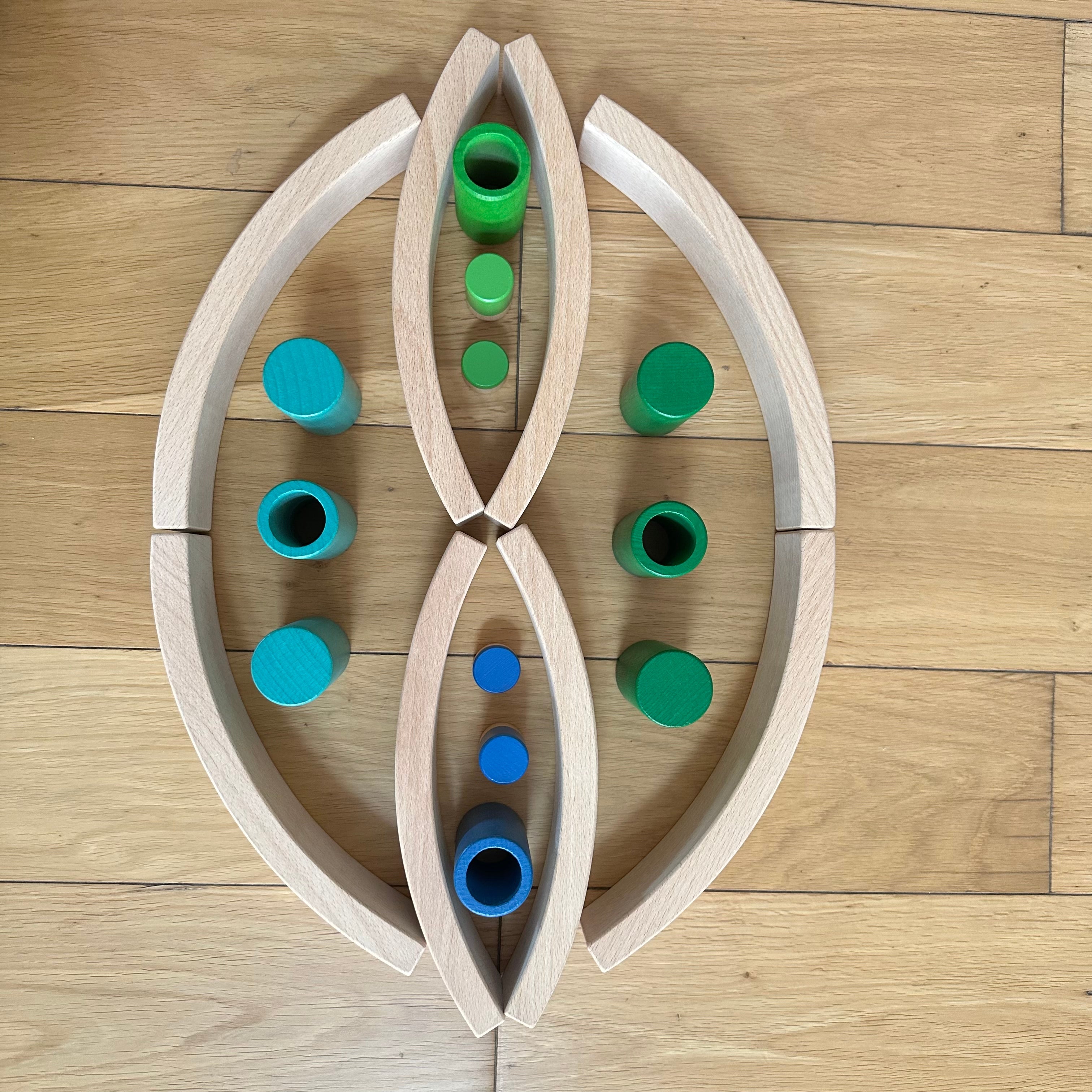 **Pre-order (Ships in 2-3 Weeks)**42-Piece Combination Set – 12 Large & 30 Mini Curved Natural Wooden Building Blocks