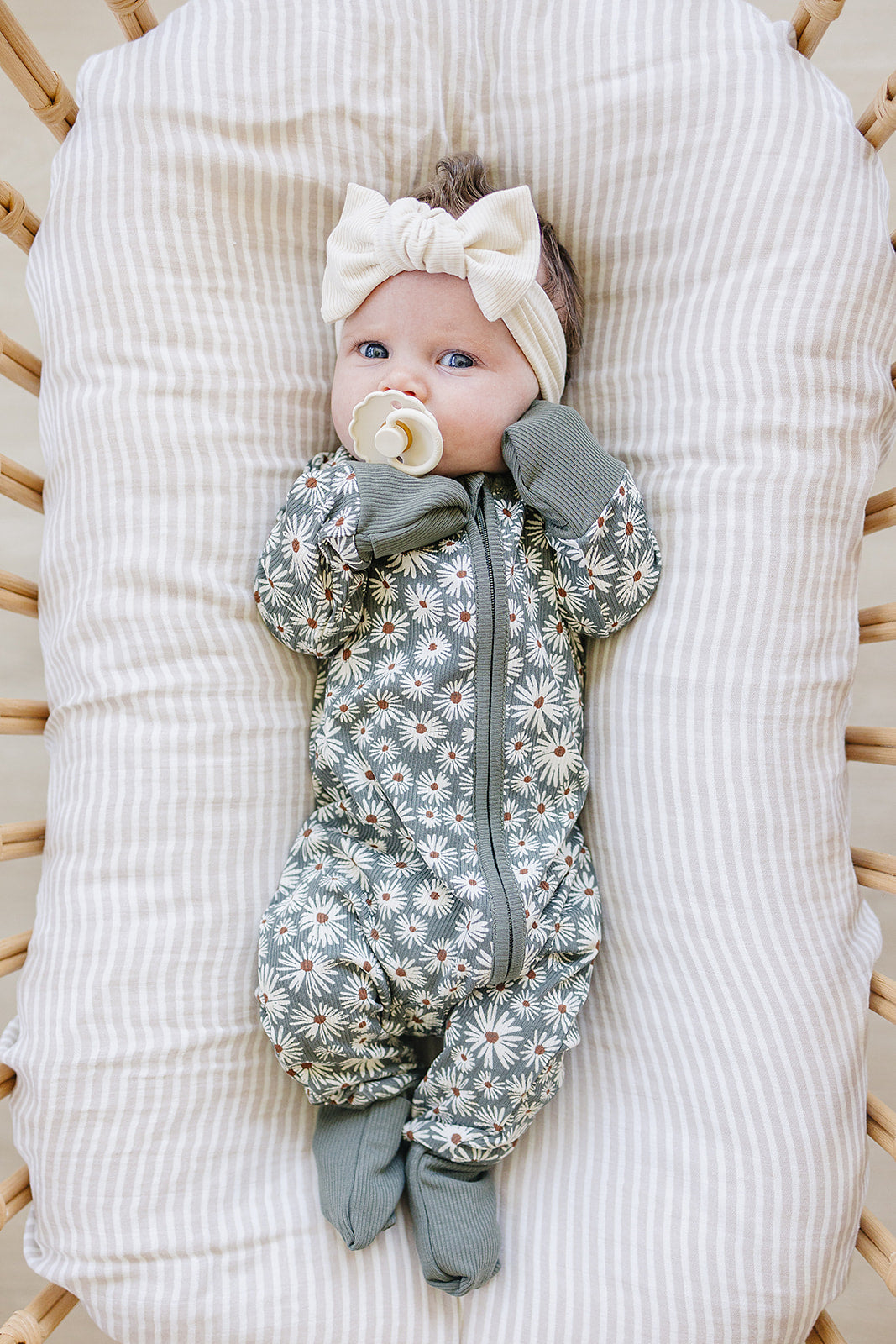 Dark Green Daisy Ribbed Bamboo Zipper Mebie Baby