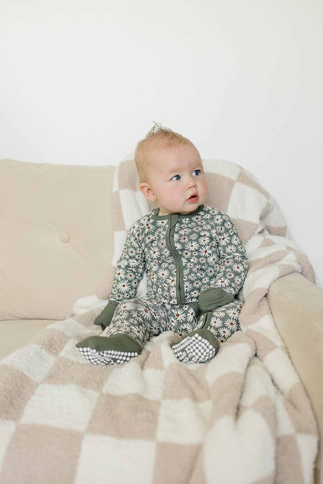 Dark Green Daisy Ribbed Bamboo Zipper Mebie Baby