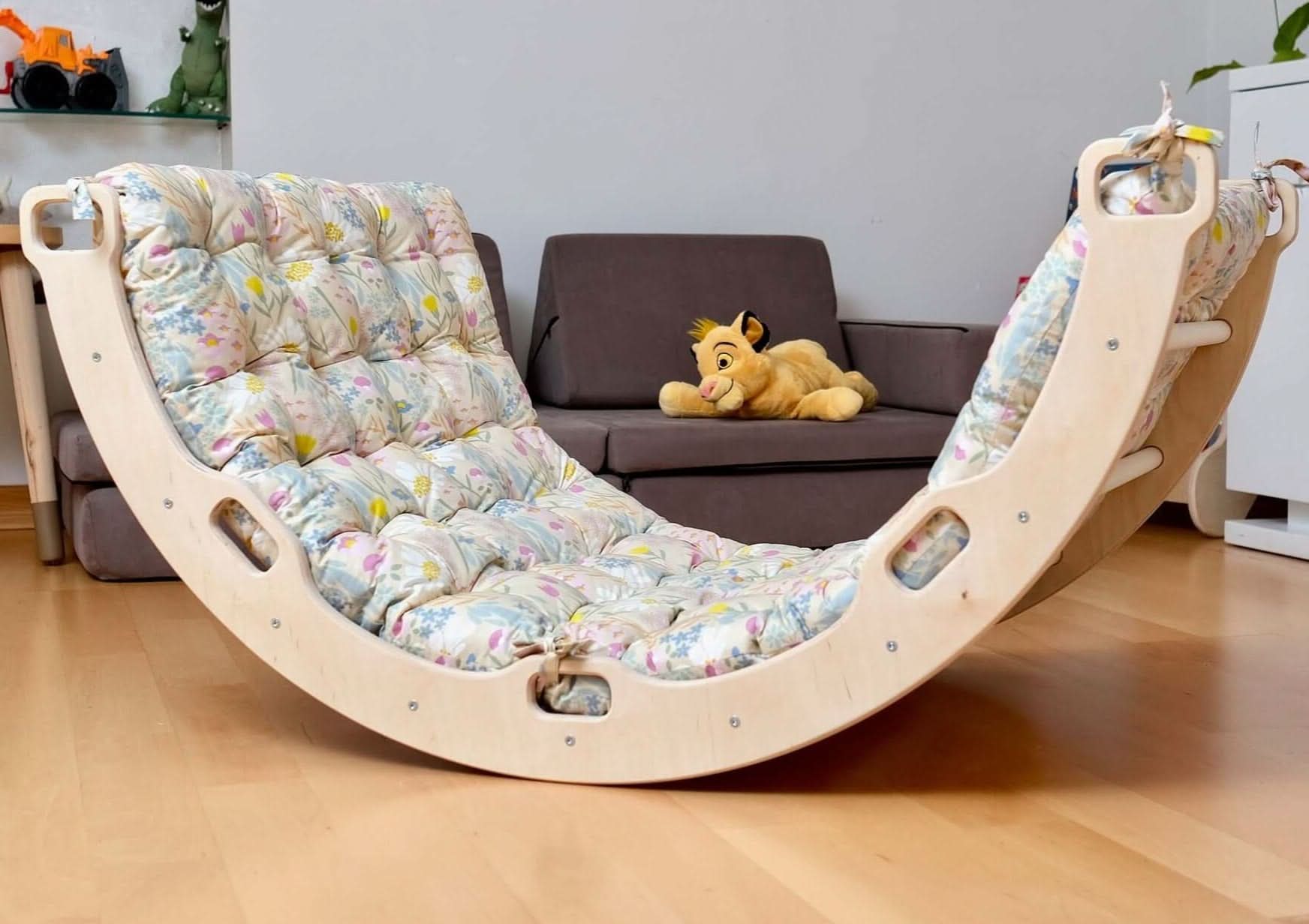 Climbing Arch / Rocker with Spring Pattern Pillow