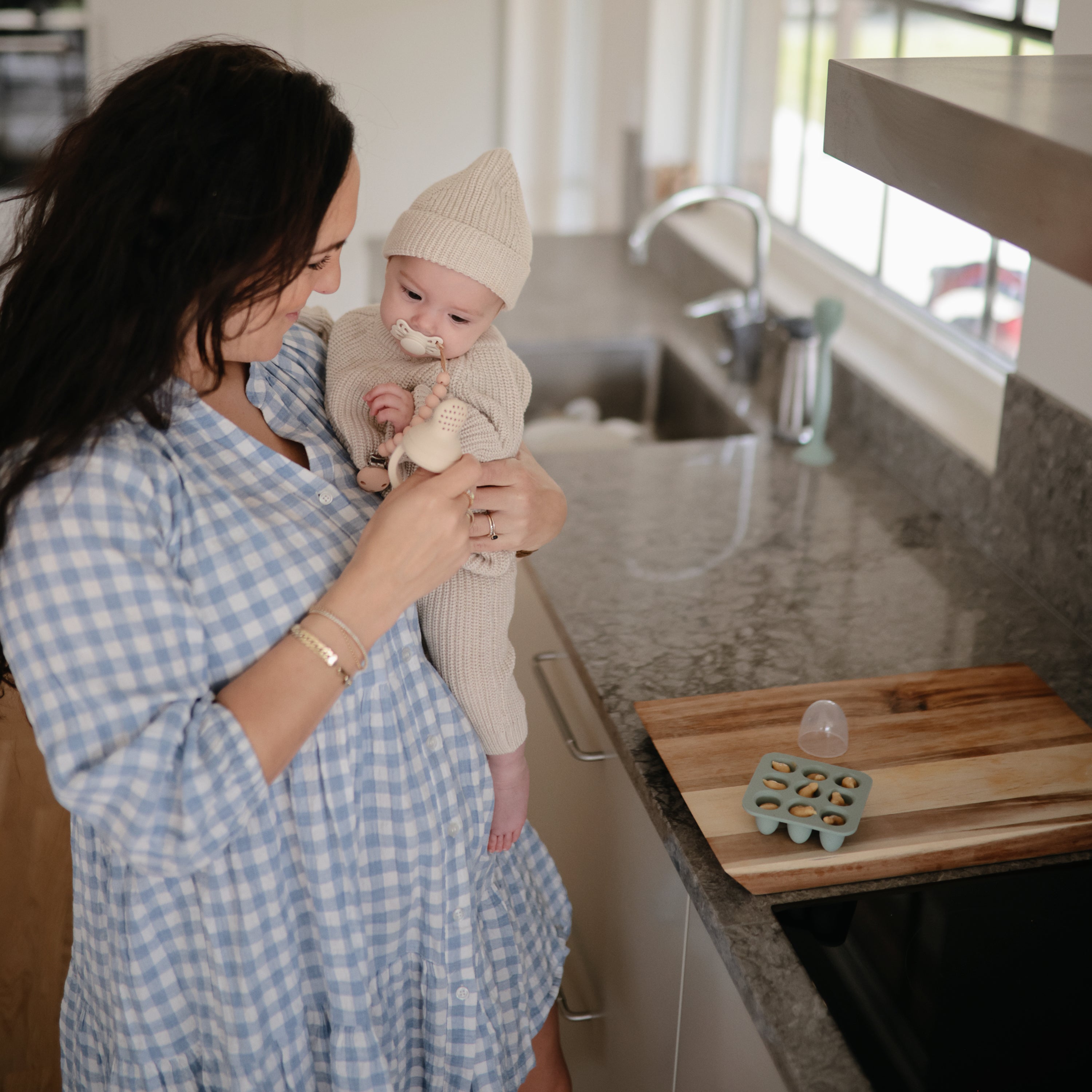 FRIGG Butterfly Anatomical Silicone Pacifier 2-Pack (0-6 Months) FRIGG PACIFIERS Mushie