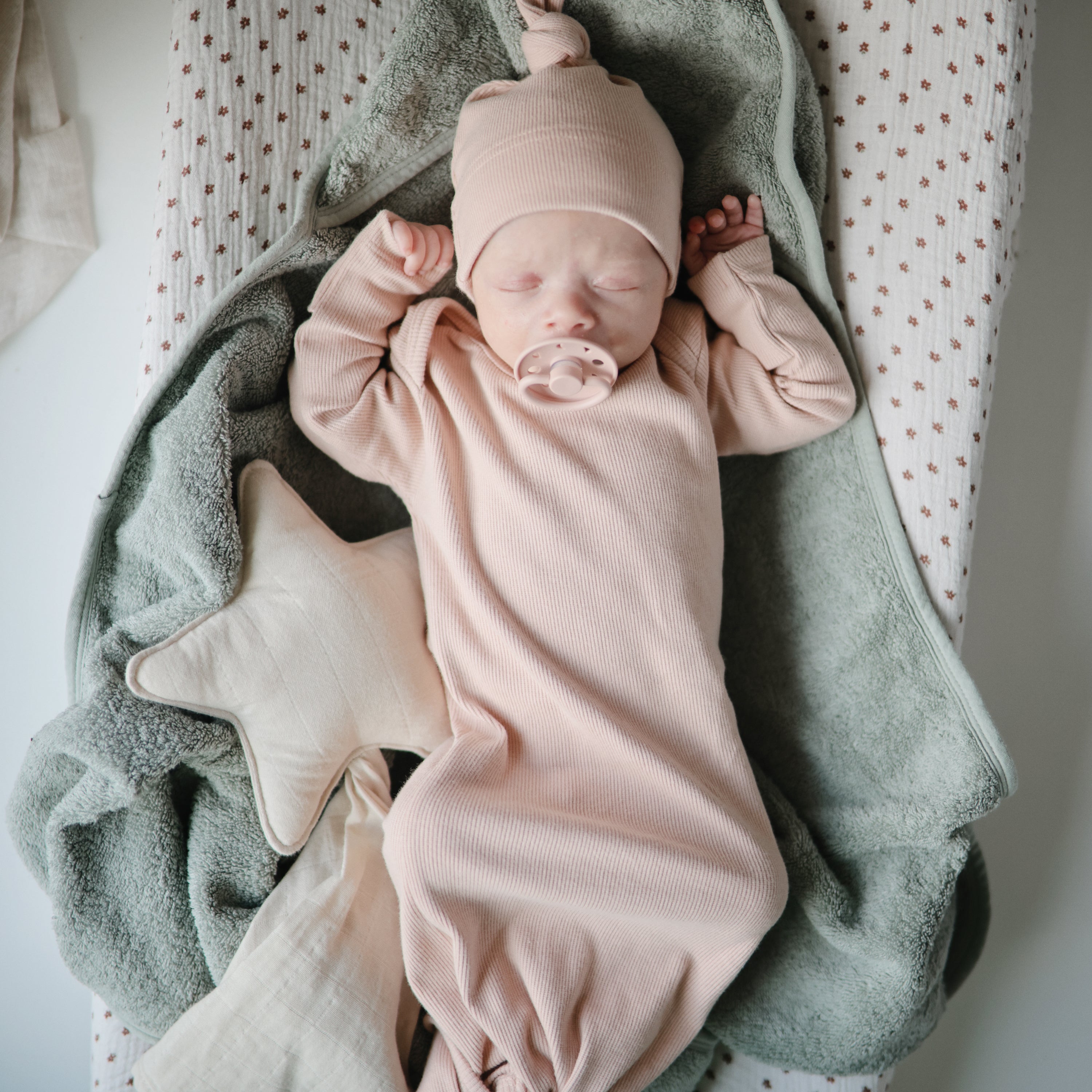 Star Lovey Blanket Blanket Mushie