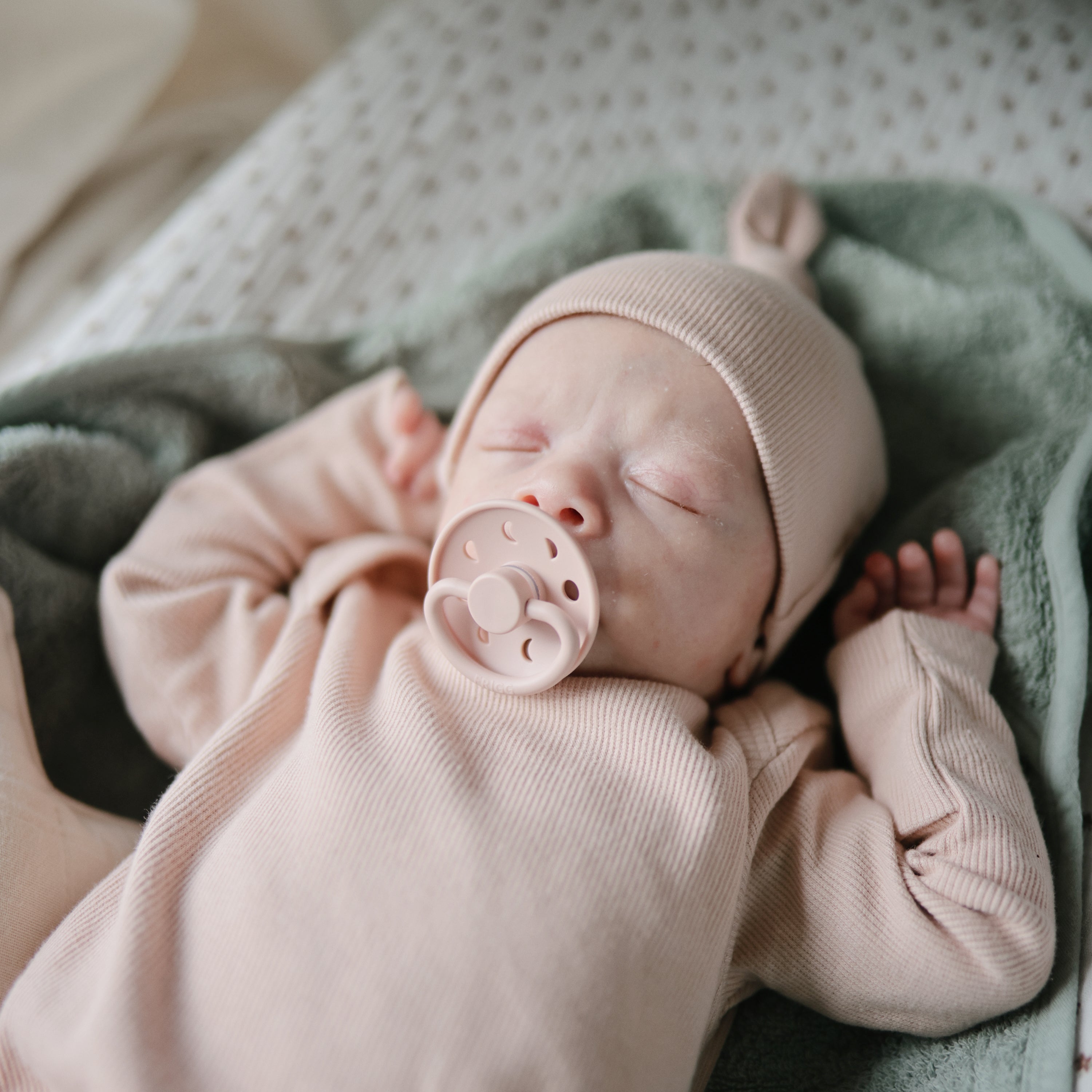 FRIGG Moon Silicone Pacifier 2-Pack FRIGG PACIFIERS Mushie