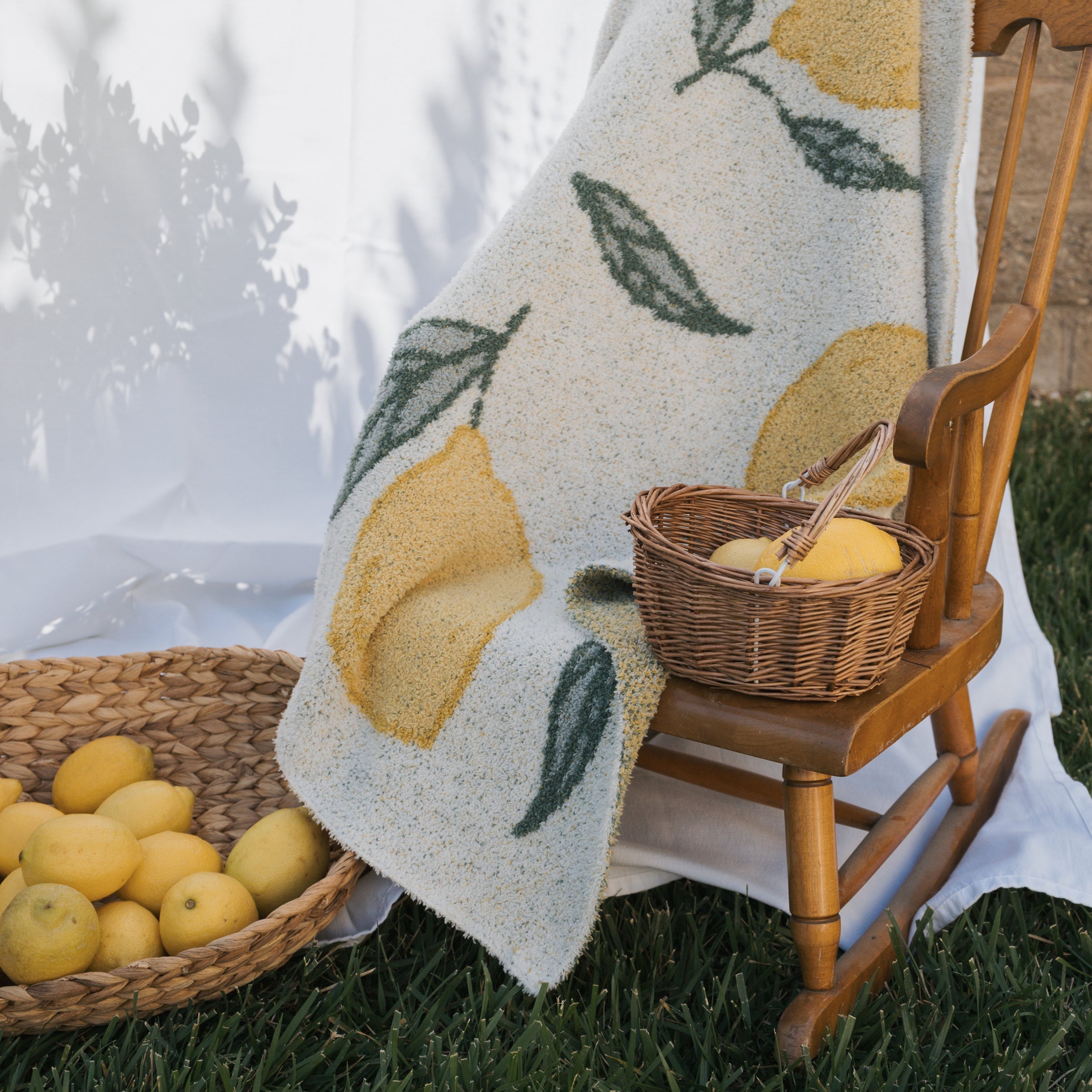 *PRE-ORDER* Plush Blanket | Lemon